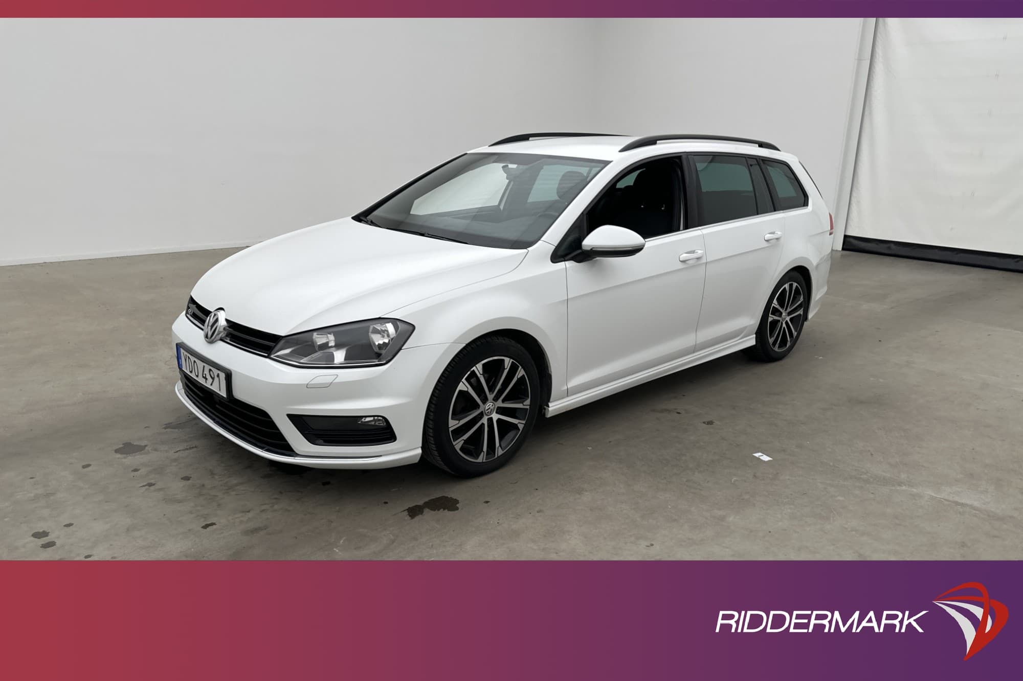 Volkswagen Golf Sportscombi 150hk R-Line Kamera CarPlay Drag
