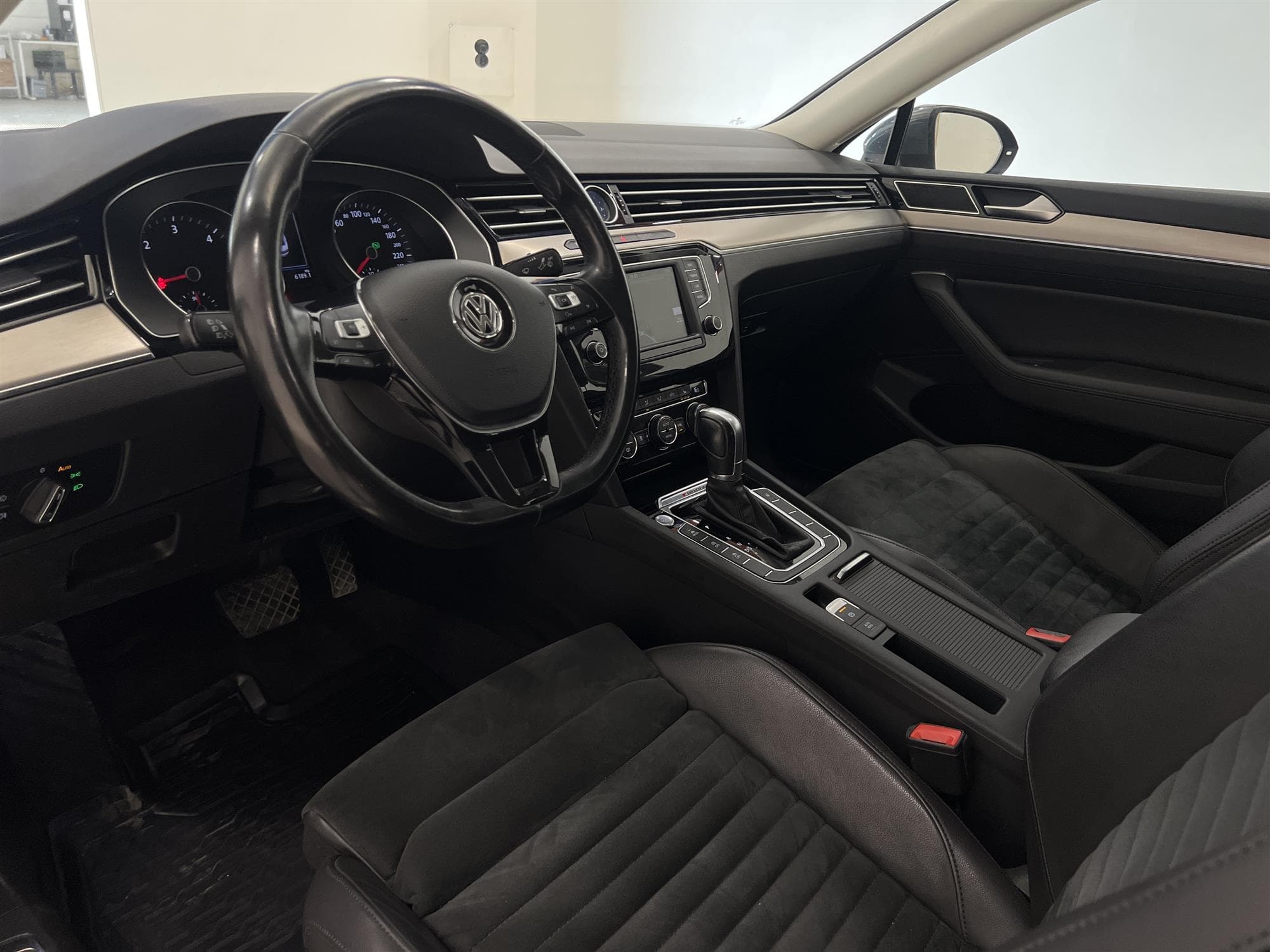 Volkswagen Passat 2.0 TDI 4M 190hk R Line B-Kamera  D-Värm