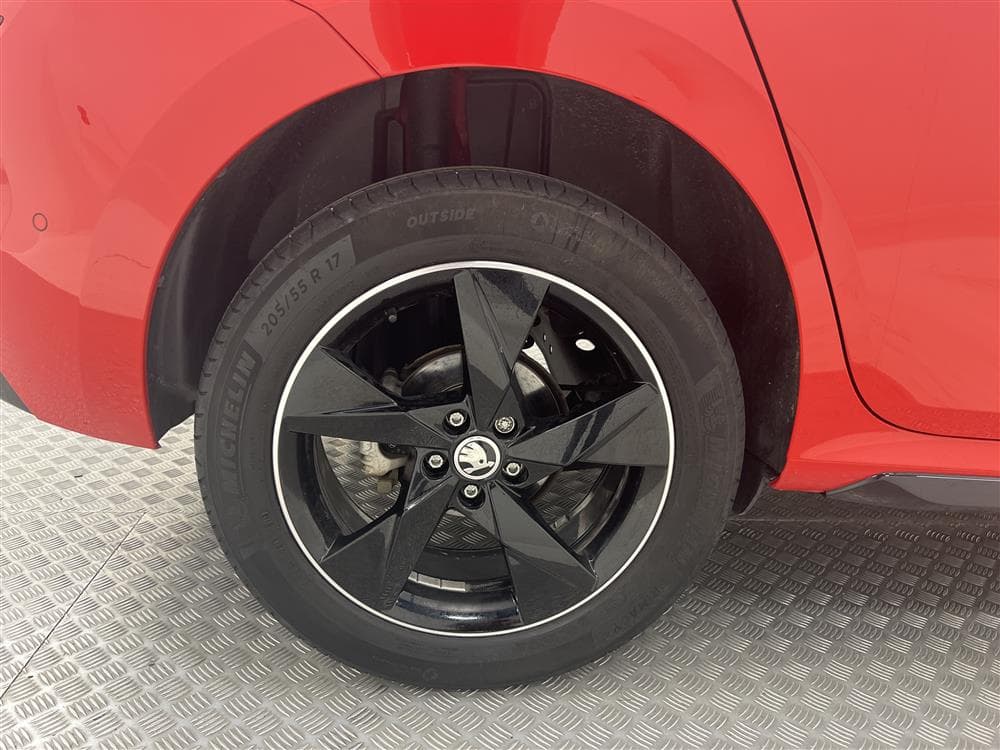 Skoda Kamiq 1.5 TSI 150hk Monte Carlo Pano Navi Cockpitinteriör