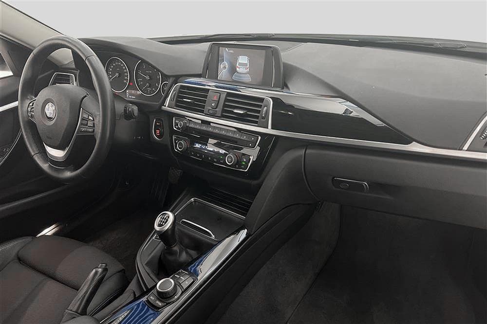 BMW 318d Touring 150hk PDC Hifi 0,39L/milinteriör