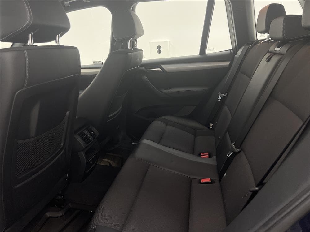 BMW X3 xDrive20d 190hk D-Värm Drag Halvskinn 0,52l/milinteriör