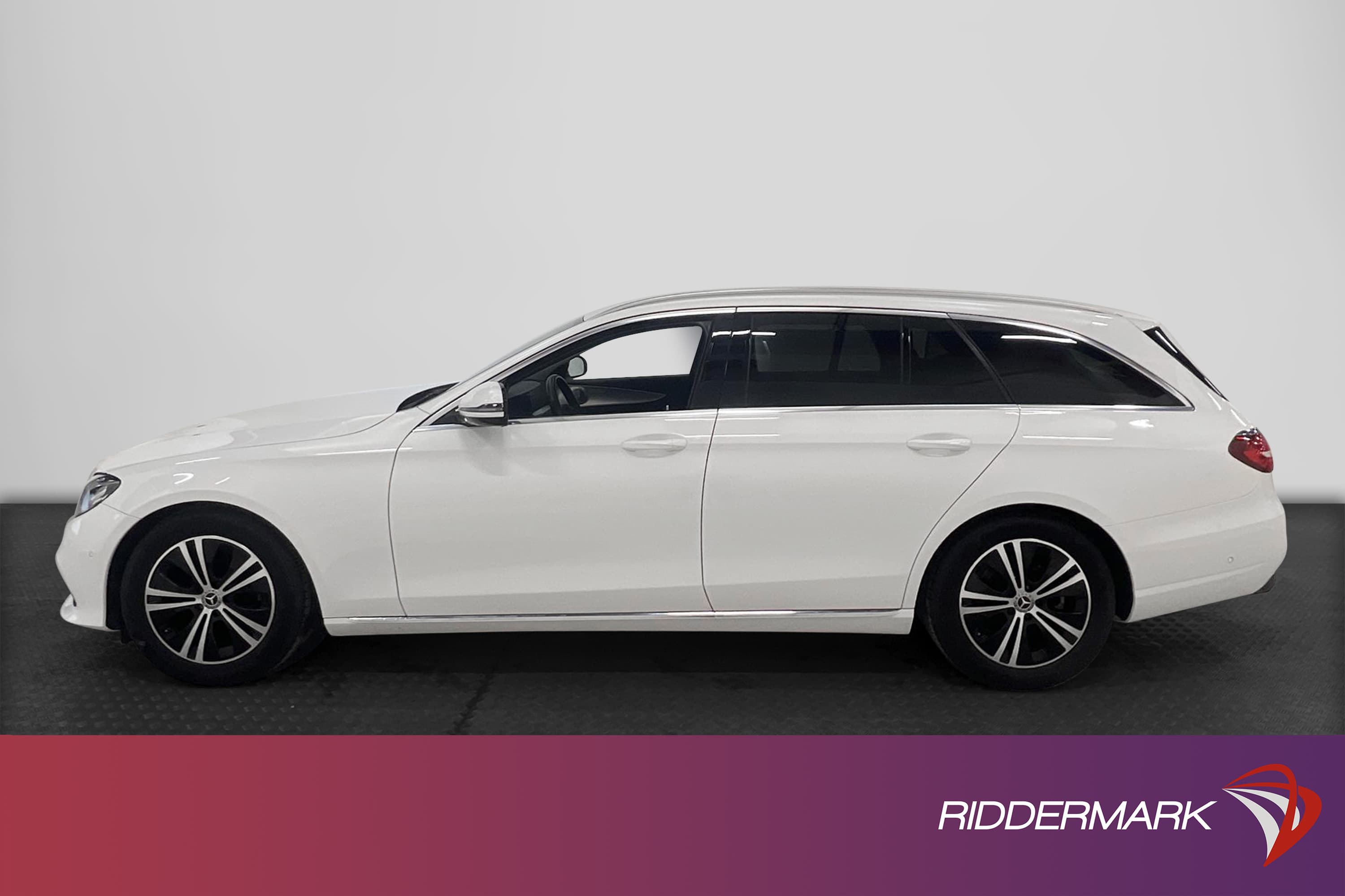 Mercedes-Benz E 200 9G-T Wides Burmester RING 08-572 142 35