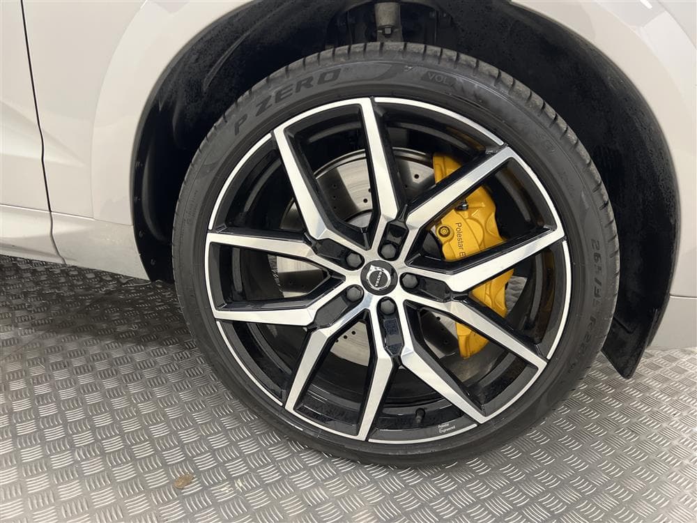 Volvo XC60 T8 AWD TwEn Polestar 421hk R-Design Pano H/K HuDinteriör