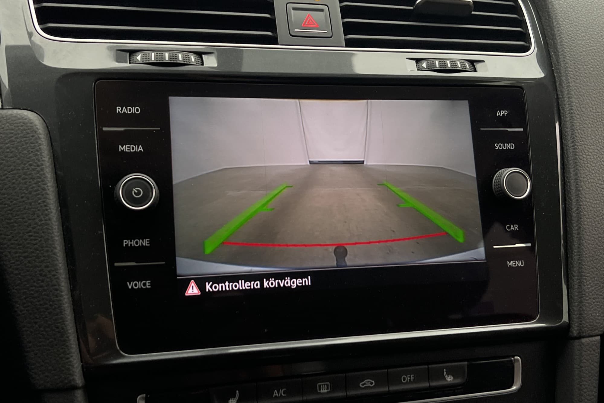 Volkswagen Golf Sportscombi 110hk Kamera CarPlay Dragkrok