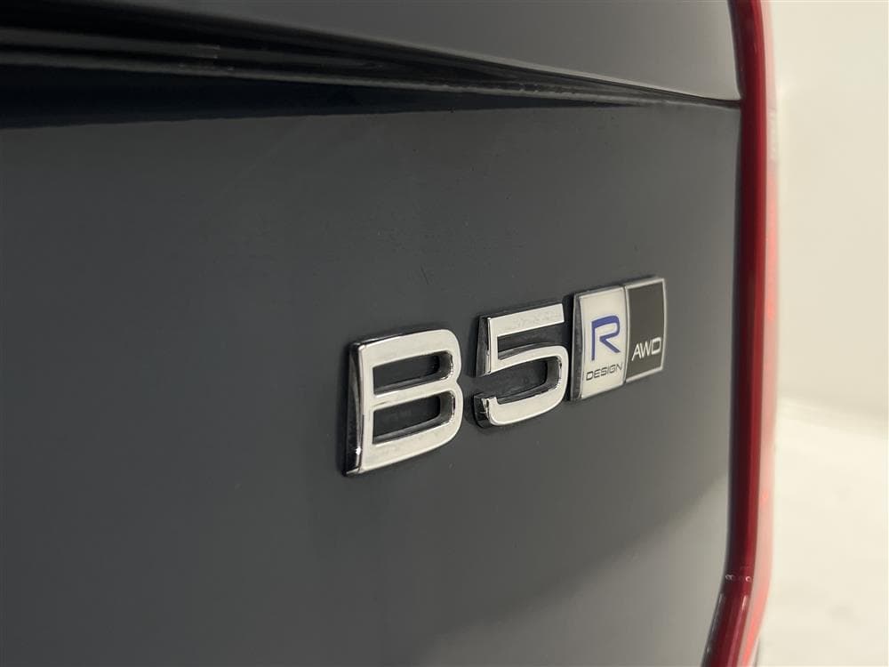 Volvo XC90 B5 AWD R-Design 7-sits D-värm GPS VOC 0,56l/mil