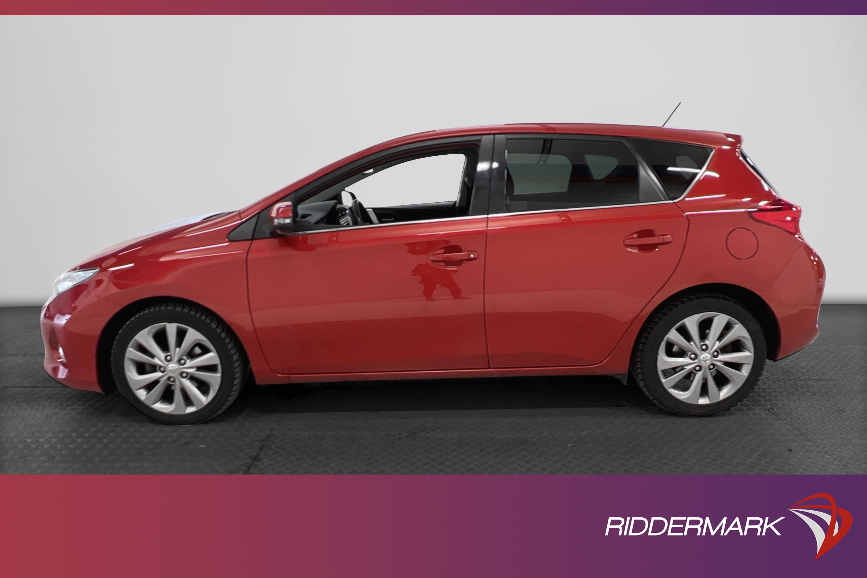 Toyota Auris Hybrid e-CVT 136hk B-Kamera