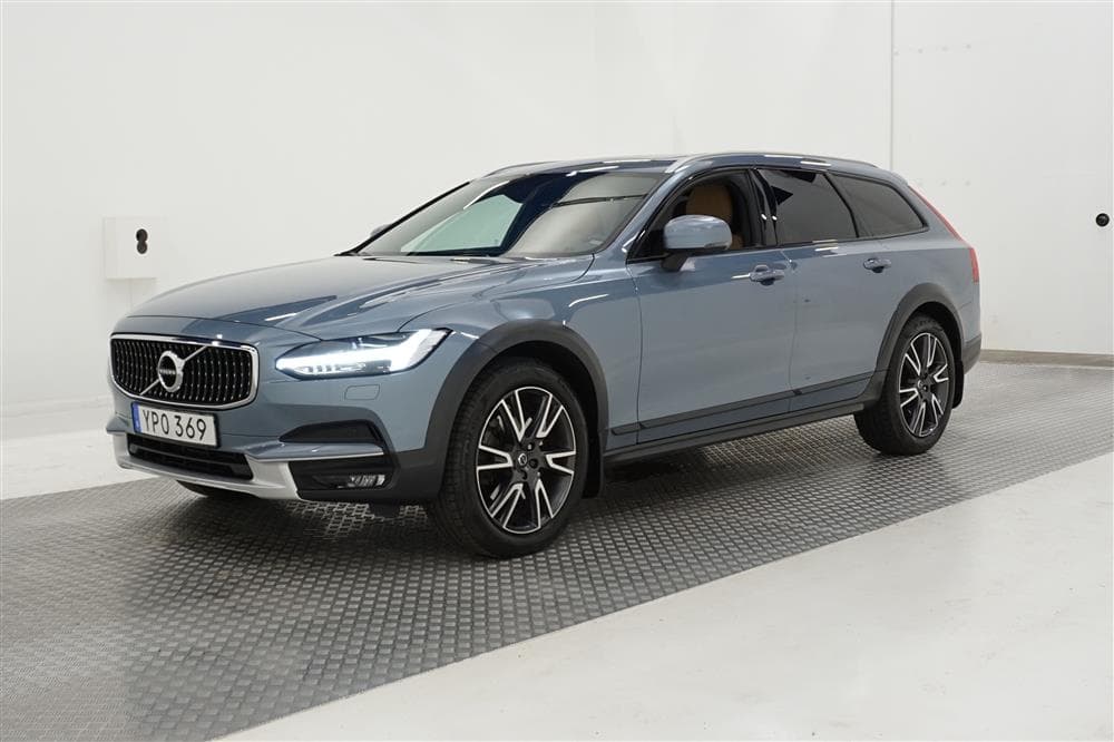 Volvo V90 Cross Country D4 AWD Pro Pano D-Värme VOC Skinnexteriör