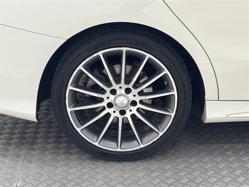 Mercedes-Benz CLA 200d AMG Navi Skinn/Alcantara 0,39l/milinteriör