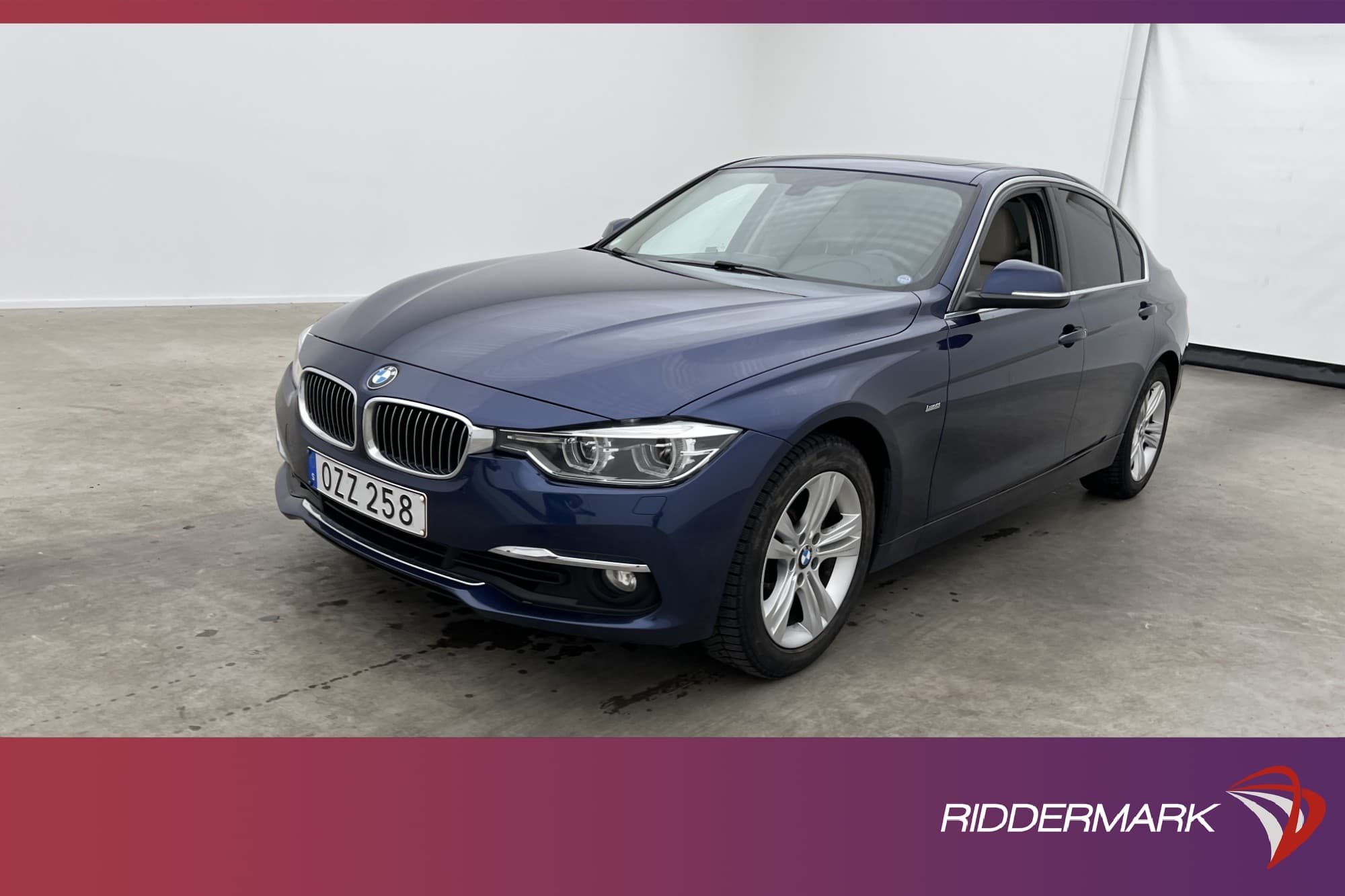 BMW 330 i 252hk