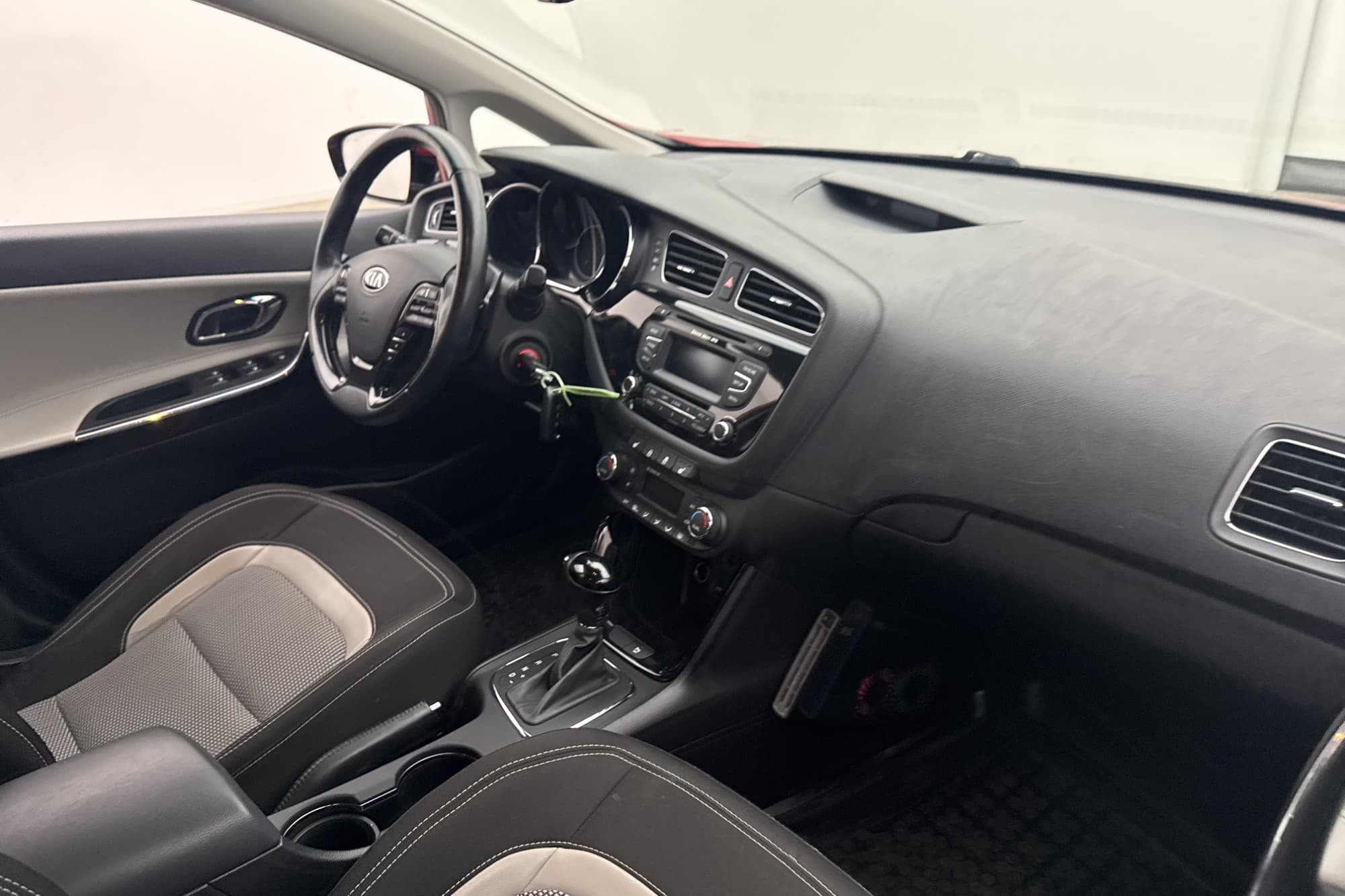 Kia Ceed 1.6 CRDi 128hk M&K-värm Drag Rattvärme PDC