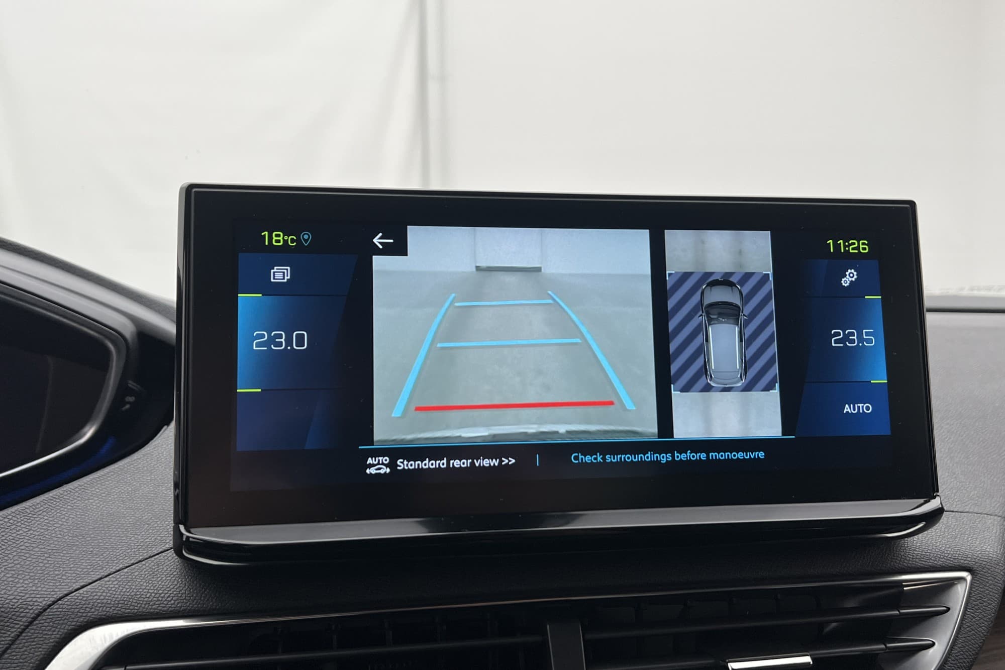 Peugeot 3008 HYBRID4 Plug-in AWD GT Kamera CarPlay Skinn