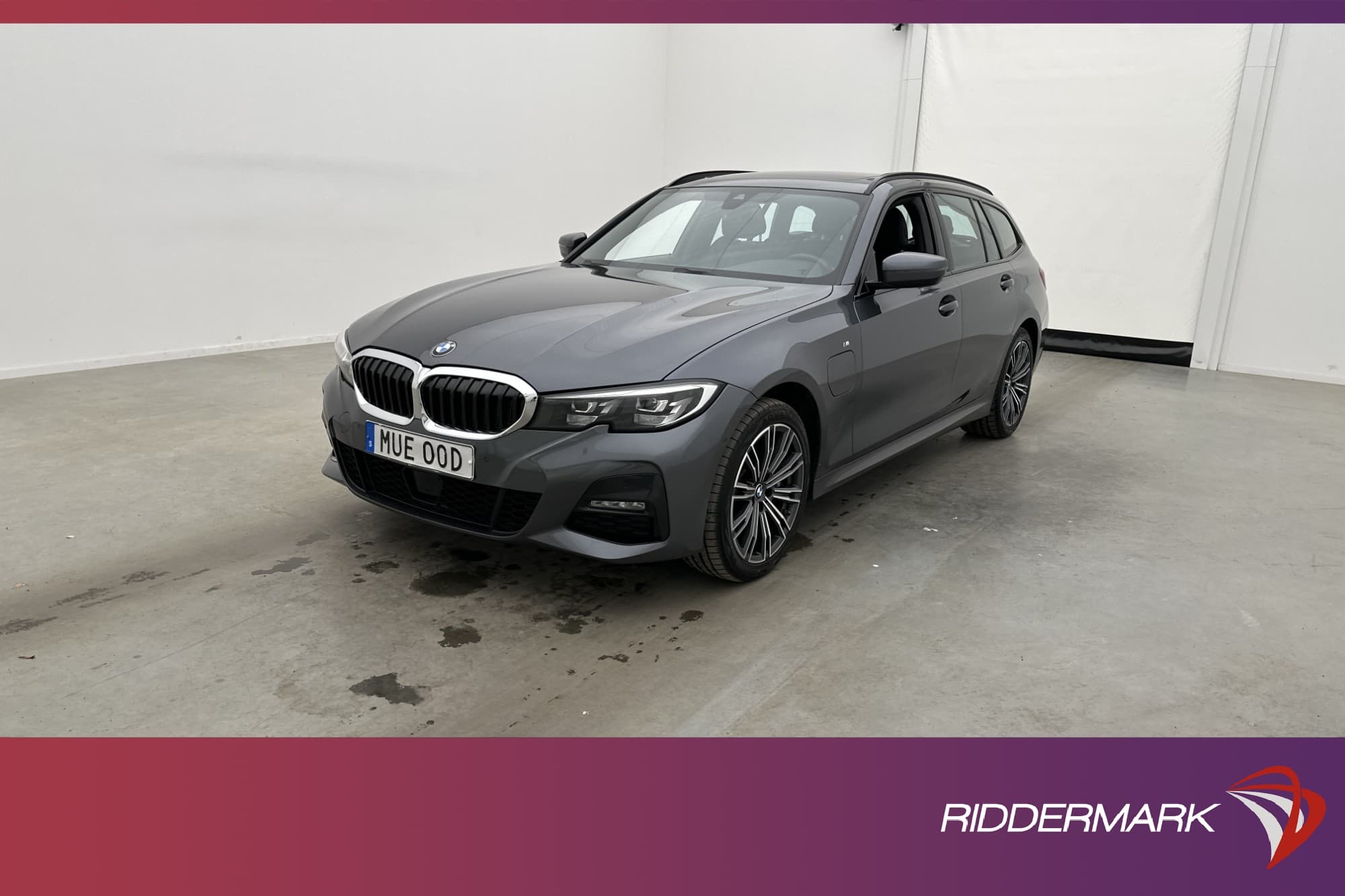 BMW 330e xDrive Touring