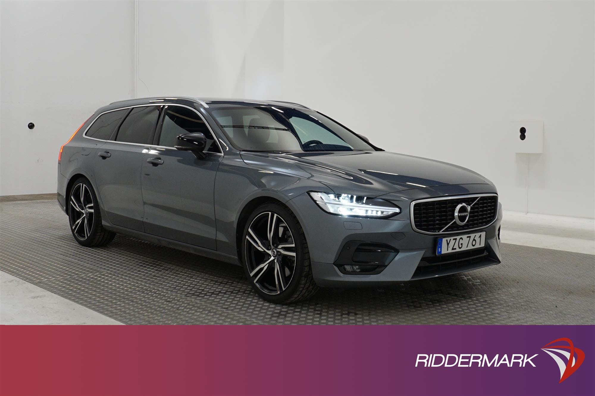 Volvo V90 T5 250hk R Design VOC B-Värm Navi BLIS Drag