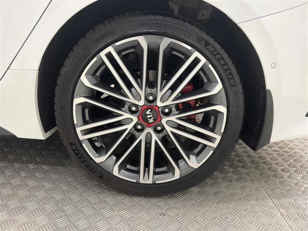 Kia ProCeed GT 1.6 T-GDi 204hk Cockpit Pano JBL Navi B-Kaminteriör