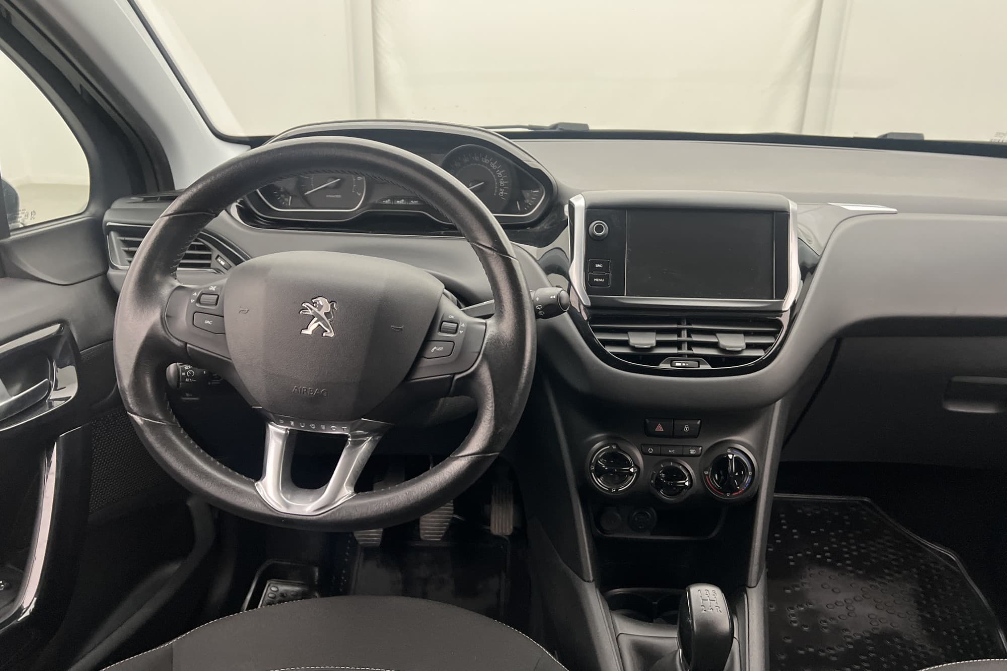 Peugeot 208 1.2 PureTech 82hk Farthållare Bluetooth