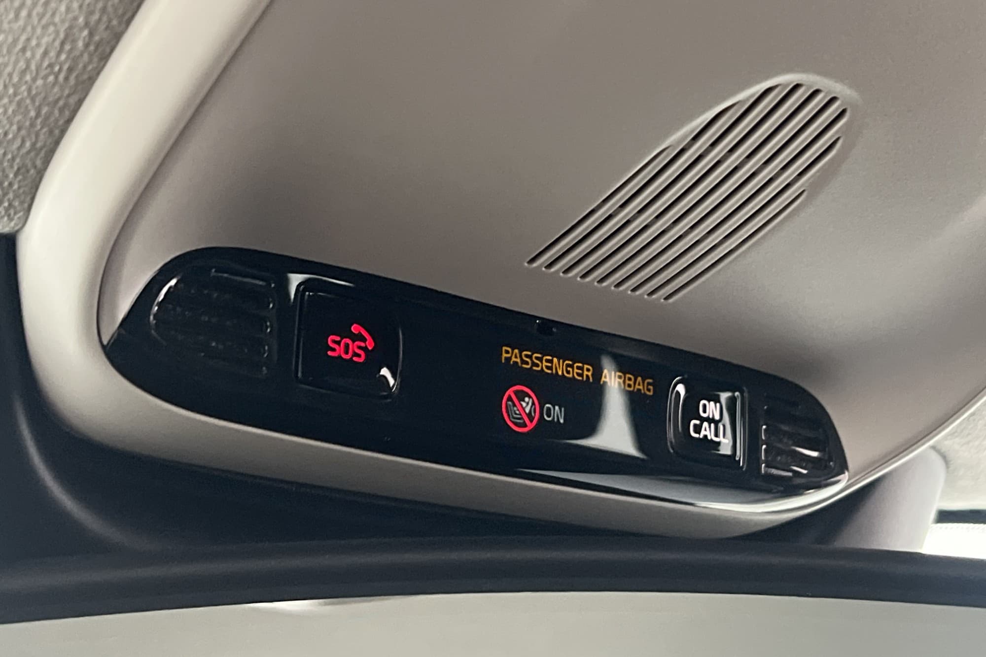 Volvo XC40 T2 129hk VOC Värm Navi Adaptiv Drag