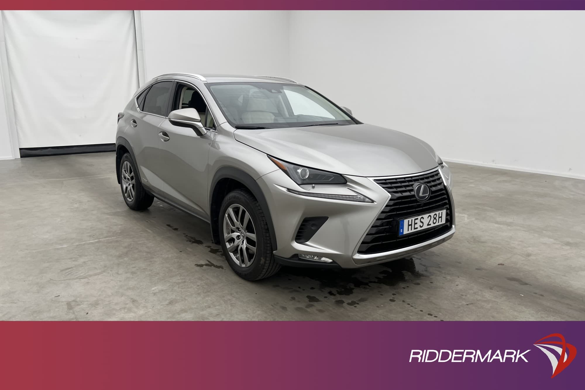 Lexus NX 300h AWD 197hk