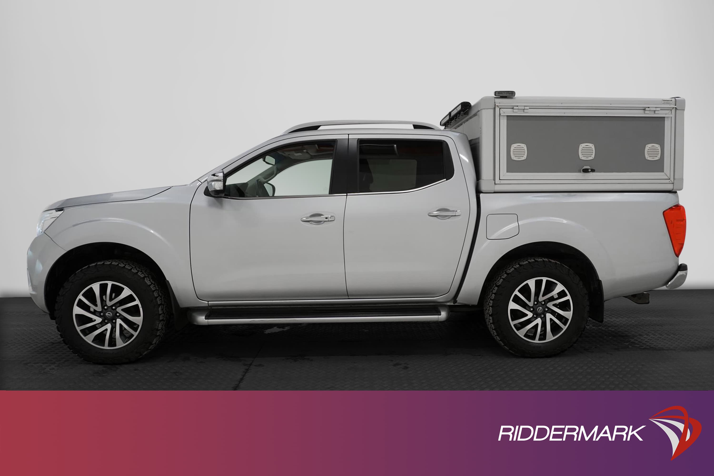 Nissan Navara 2.3dCi Automat 190hk Tekna Hundkåpa Värmare
