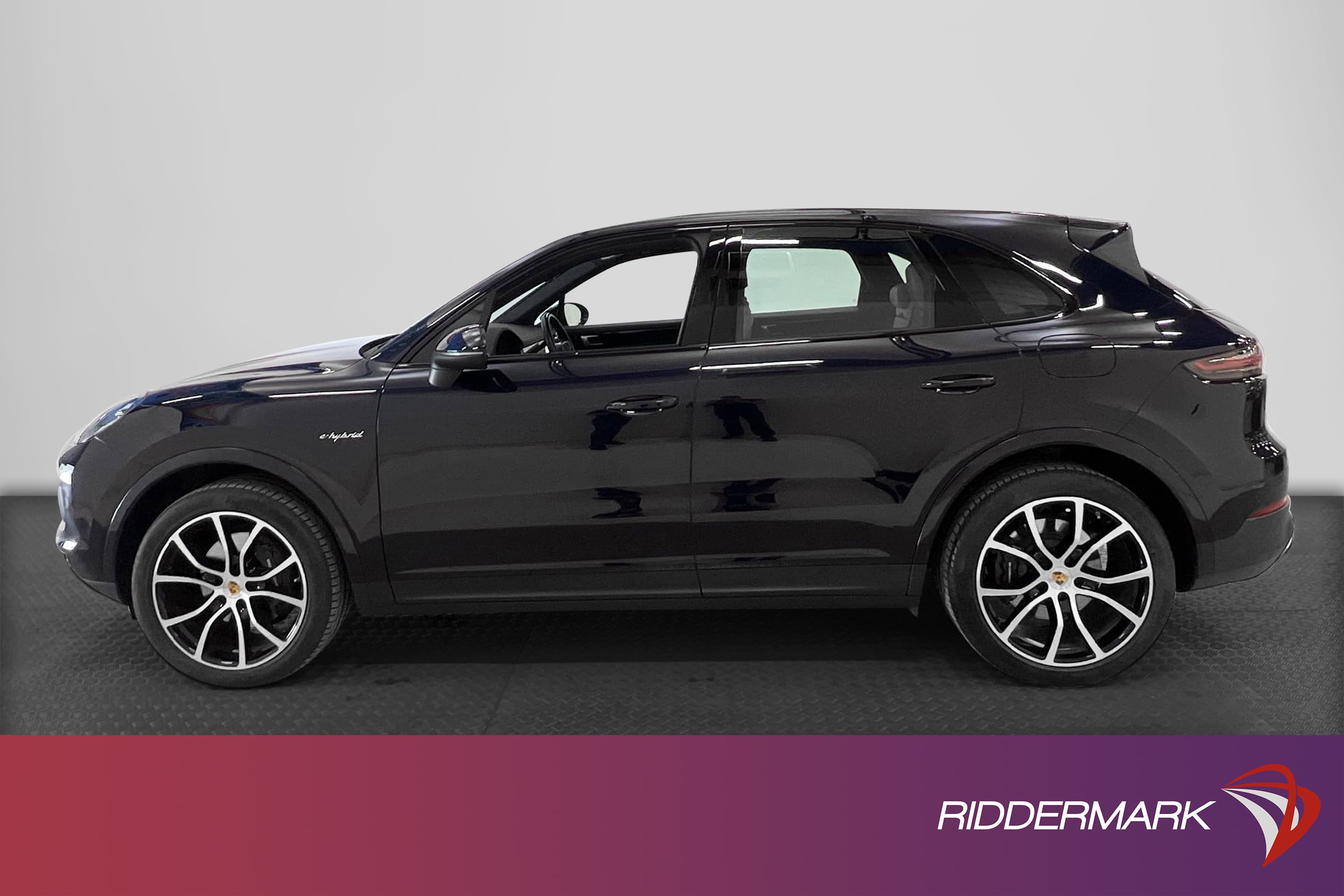Porsche Cayenne E-Hybrid 462hk