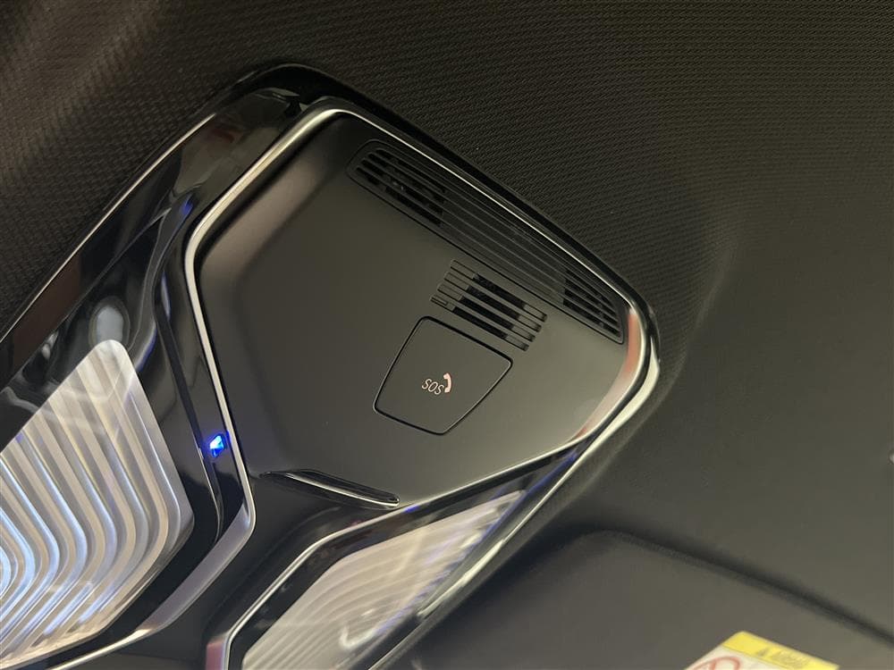 BMW M850i xDrive Coupé 530hk Carbon Core B&W 360° HUD