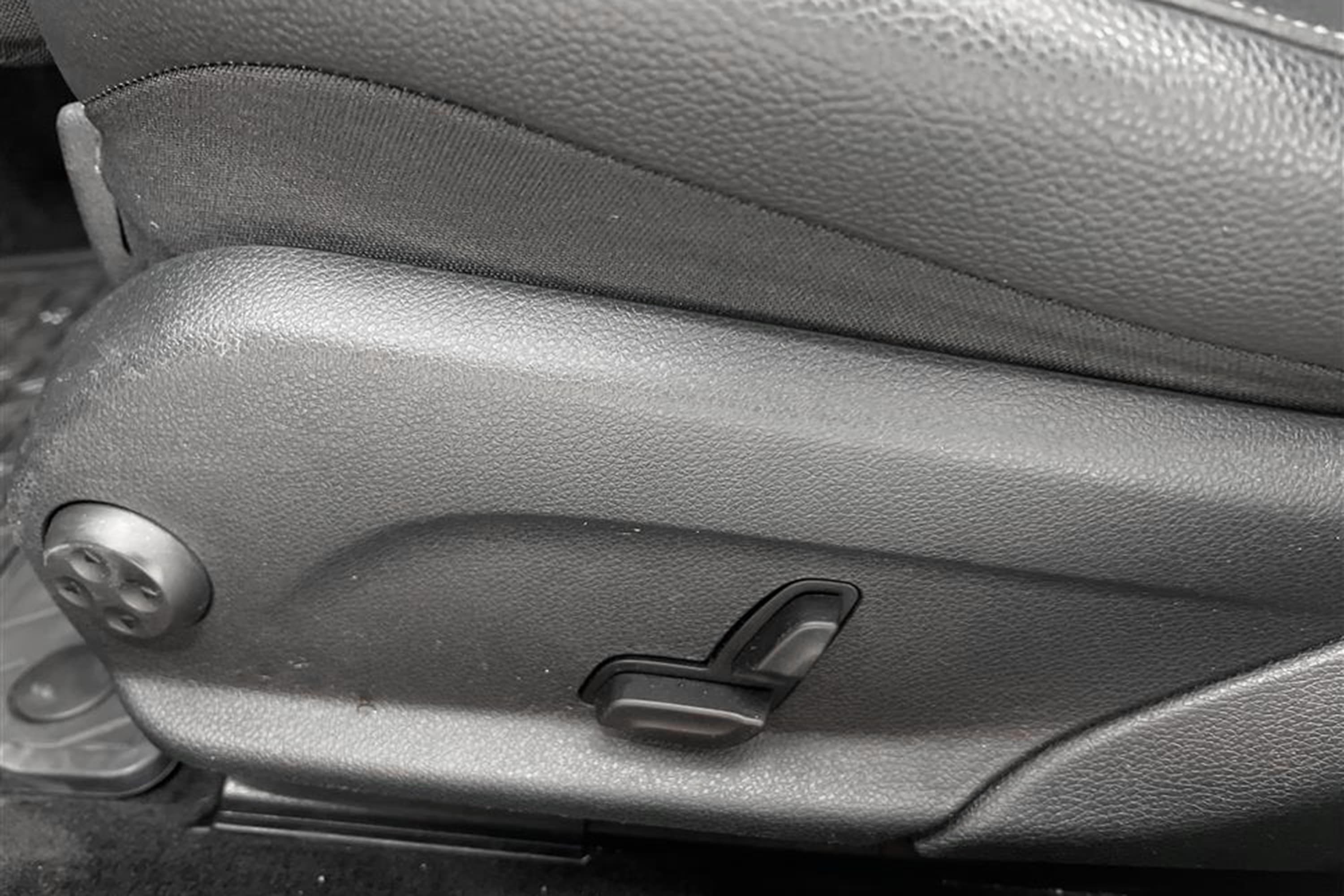 Mercedes-Benz E 220d 4M All-T 194hk D-värm Burmester 360°interiör