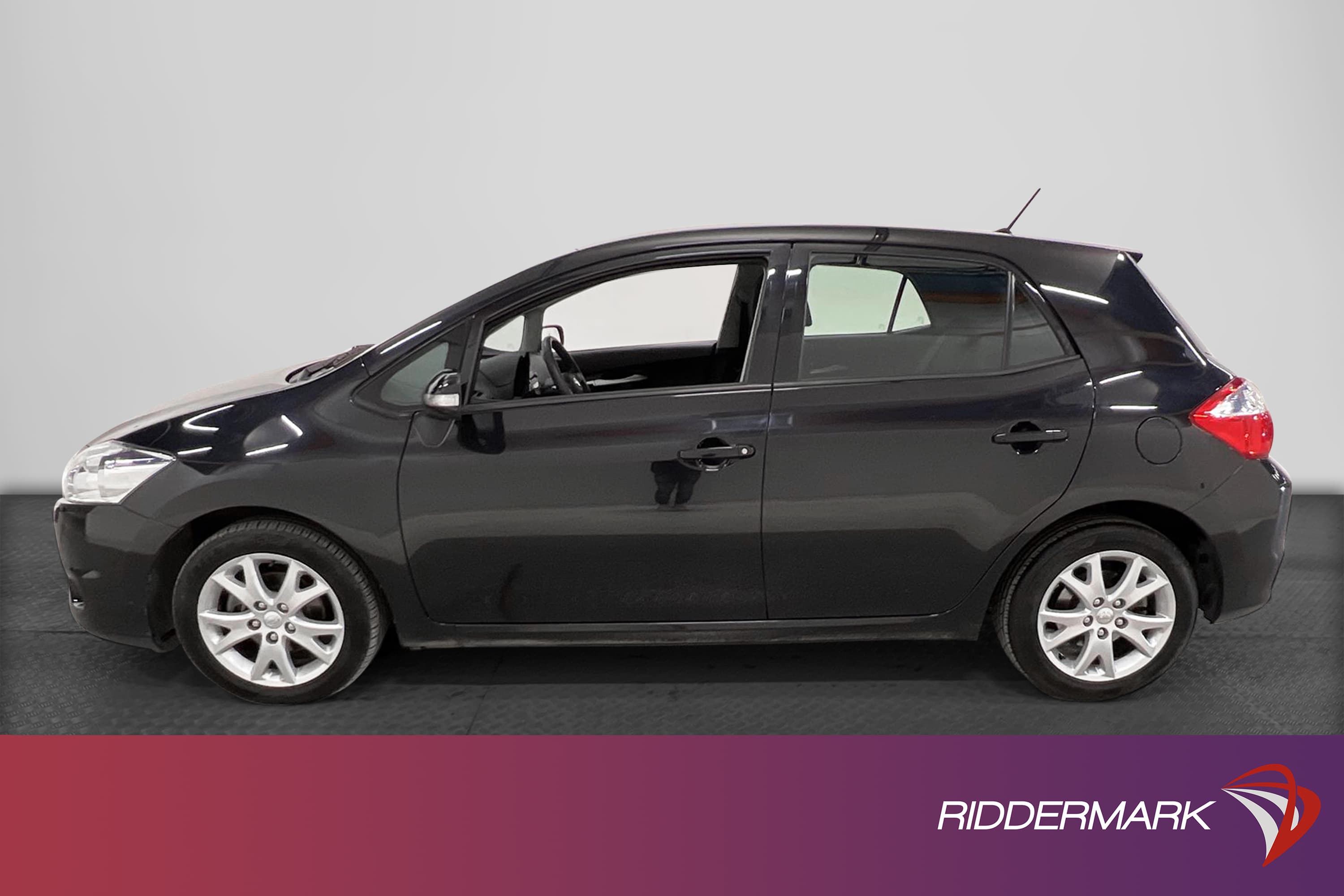 Toyota Auris 1.6 132hk 1 Brukare