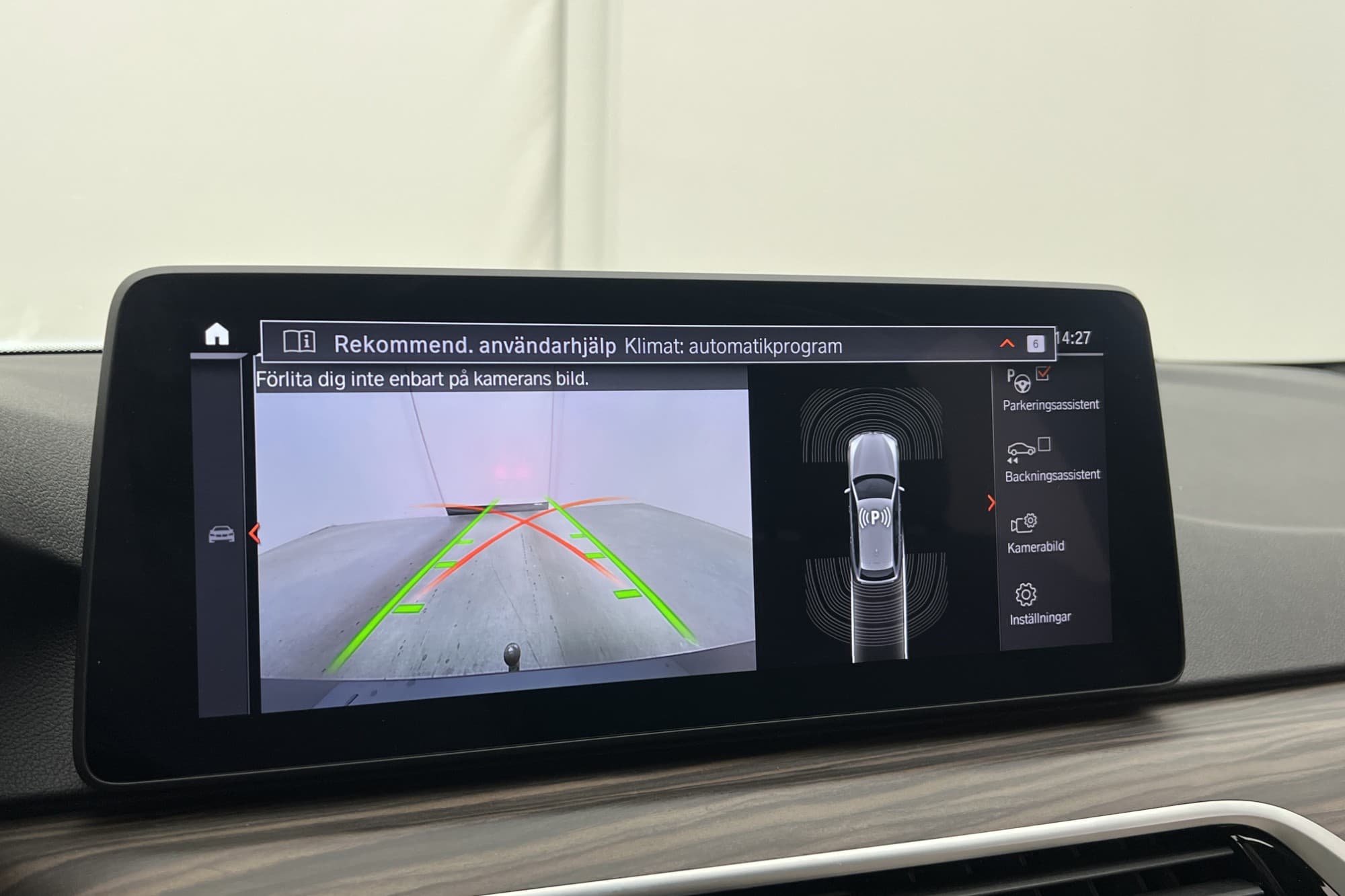 BMW 520 d xDrive M Sport Skinn Pano HiFi Kamera Navi Drag