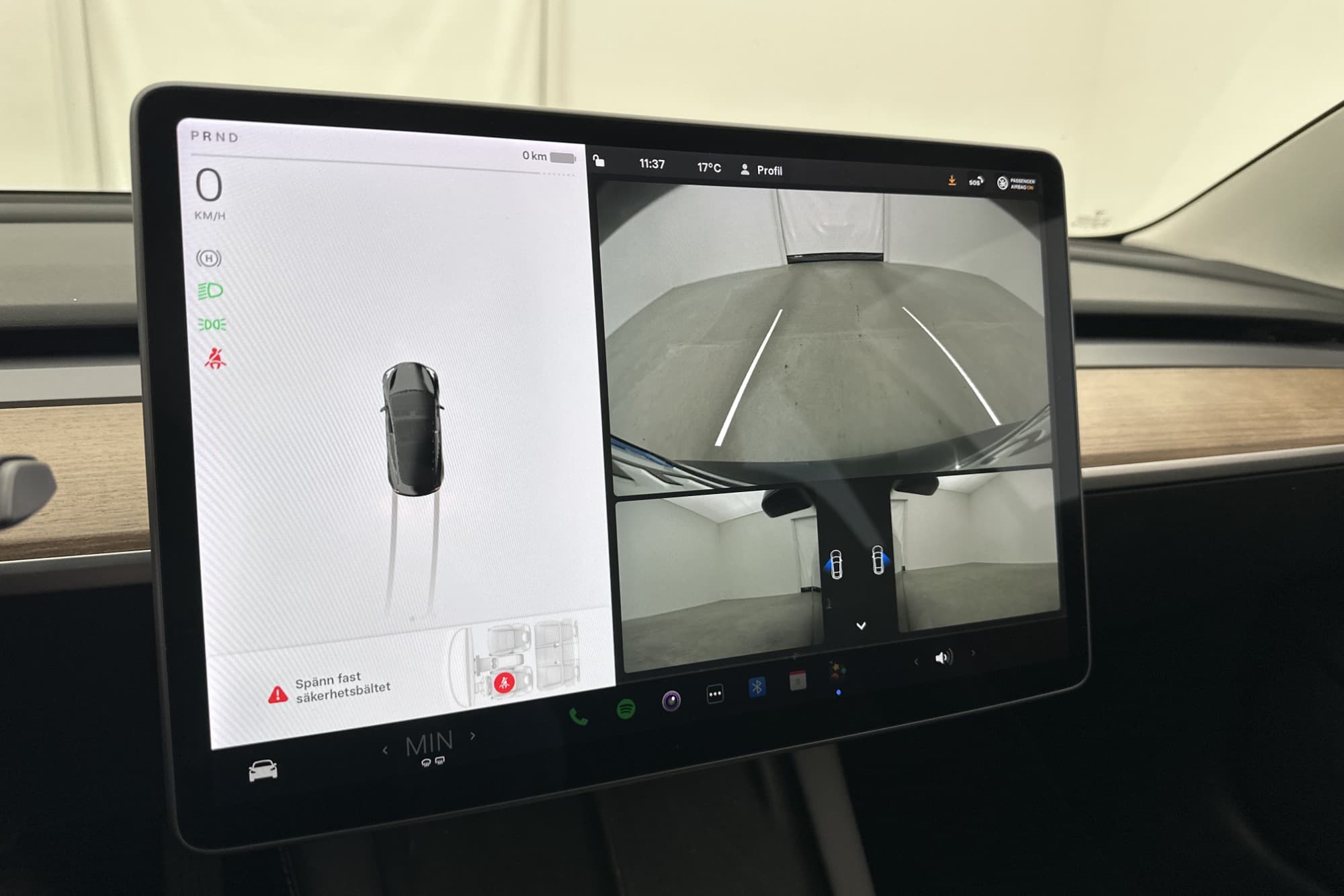 Tesla Model 3 Long Range AWD Autopilot Svensksåld MOMS