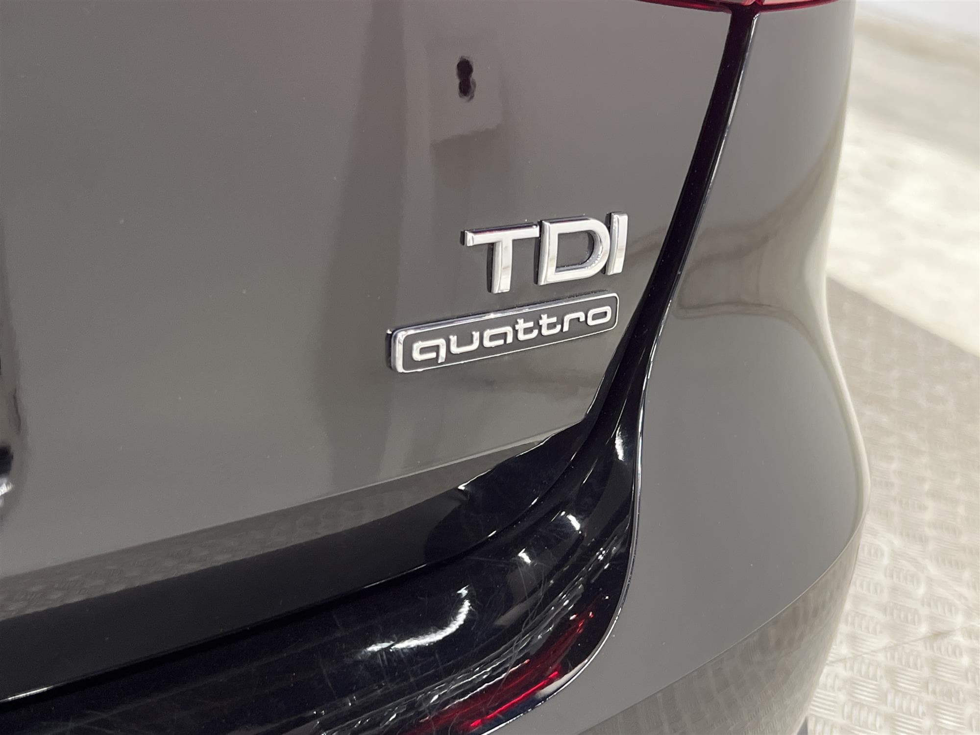 Audi A4 2.0 TDI Quattro 190hk D-Värmare Drag Audi Connect 