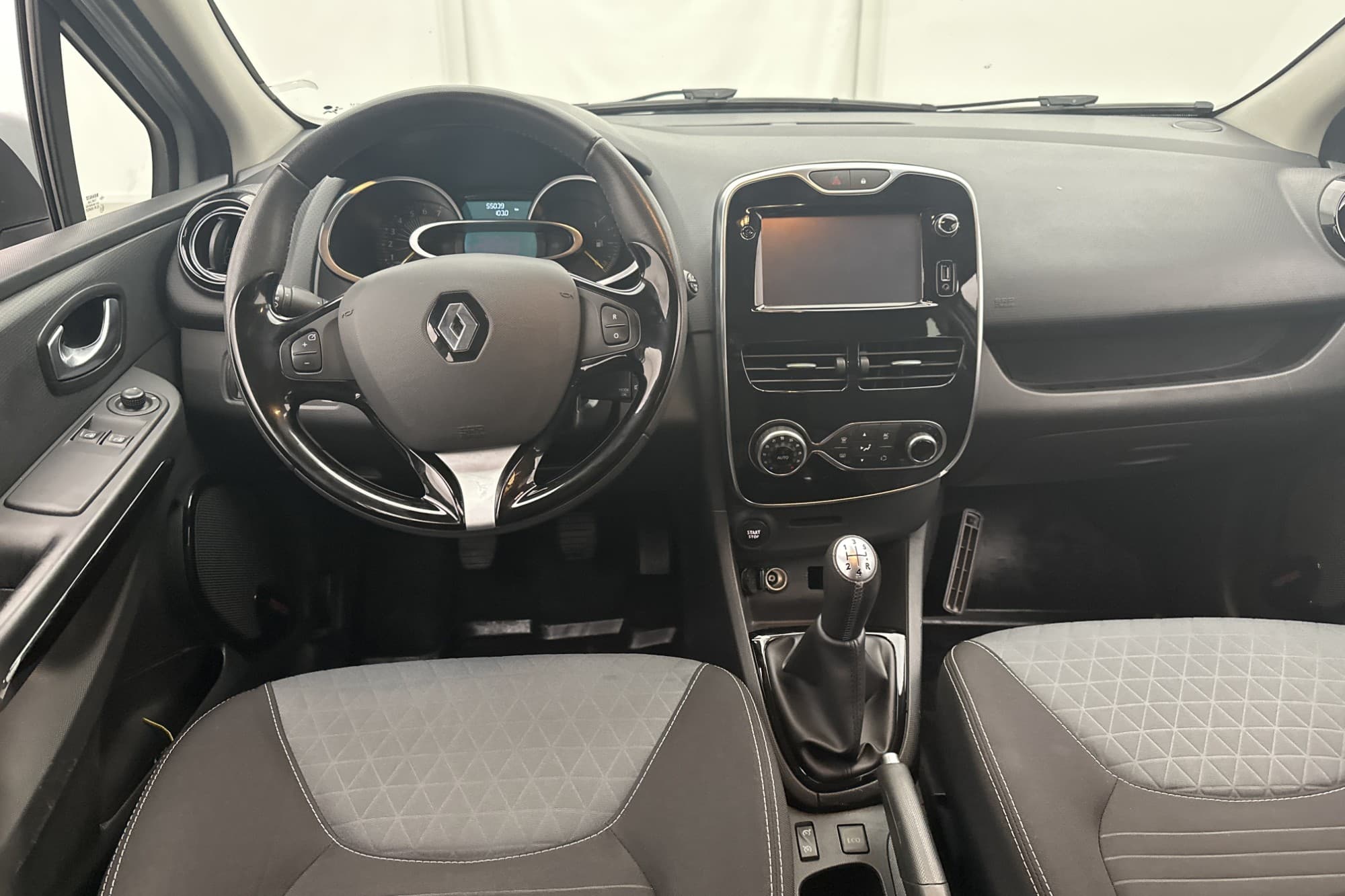 Renault Clio Sport Tourer TCe 90hk Dynamique Värmare Navi