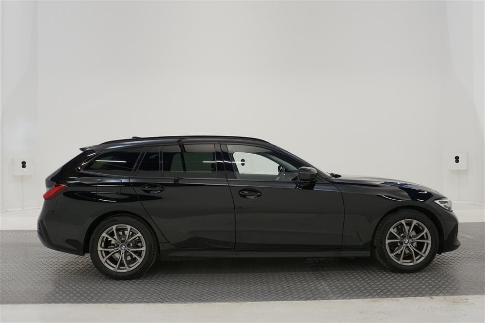 BMW 320d 190hk xDrive Sport line Skinn Cockpit Navi Dragexteriör