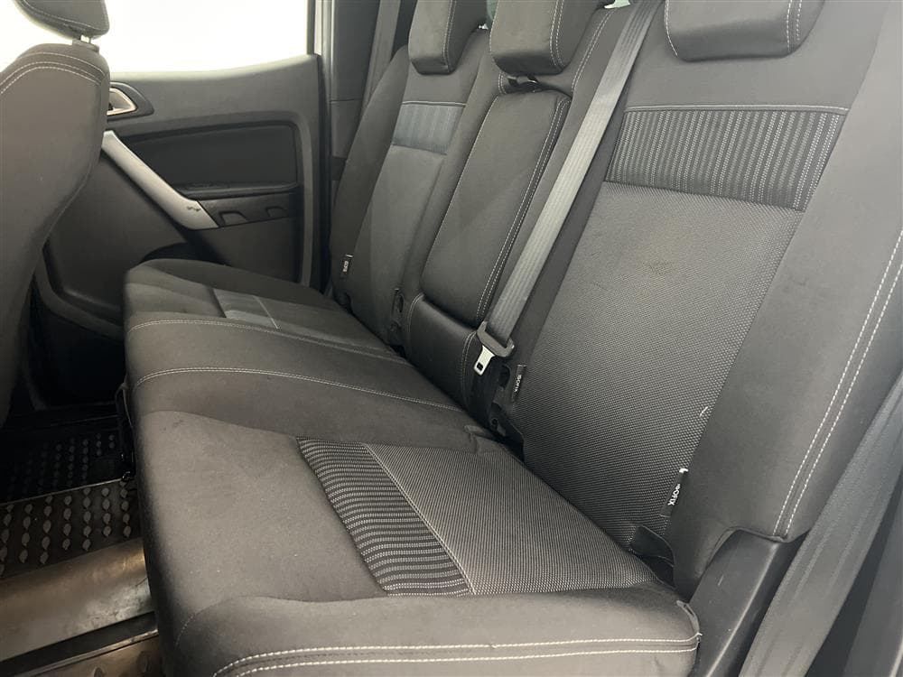 Ford Ranger 2.0 TDCi 4WD 170hk Värmare Dragkrok Moms interiör