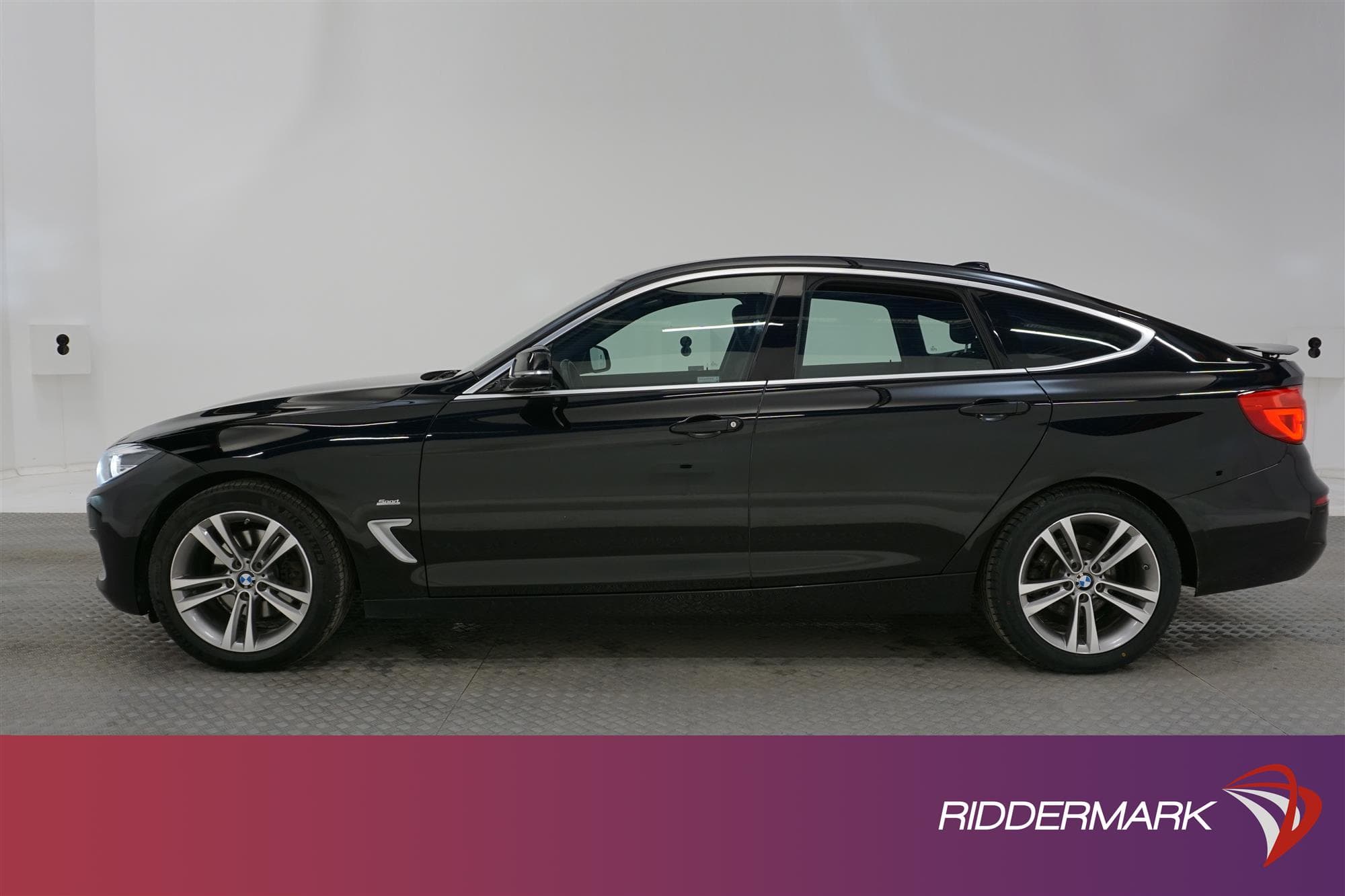 BMW 330i