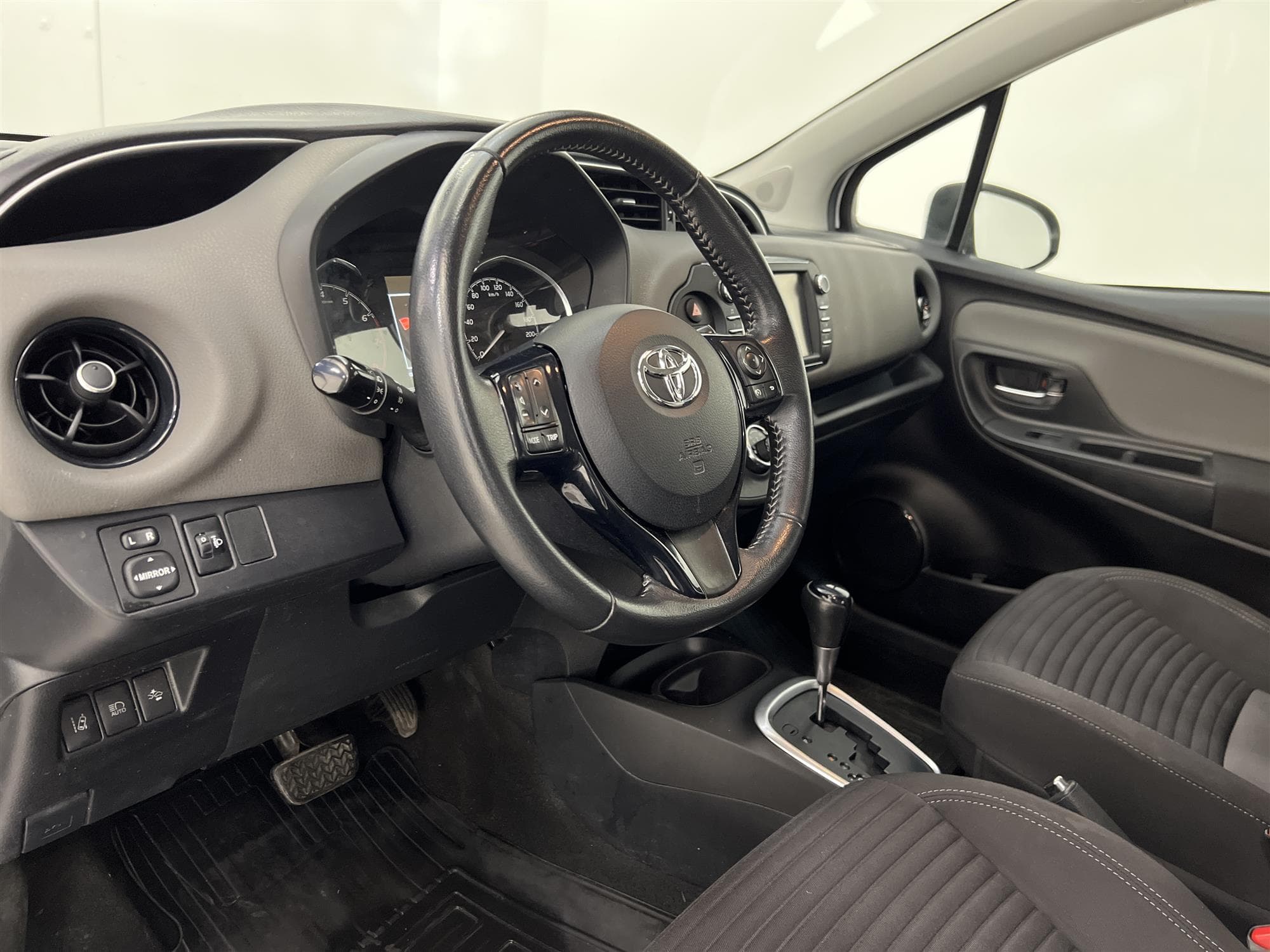 Toyota Yaris 1.5 111hk 1 Bruk B-Kam Lane Assist 0,4L/mil