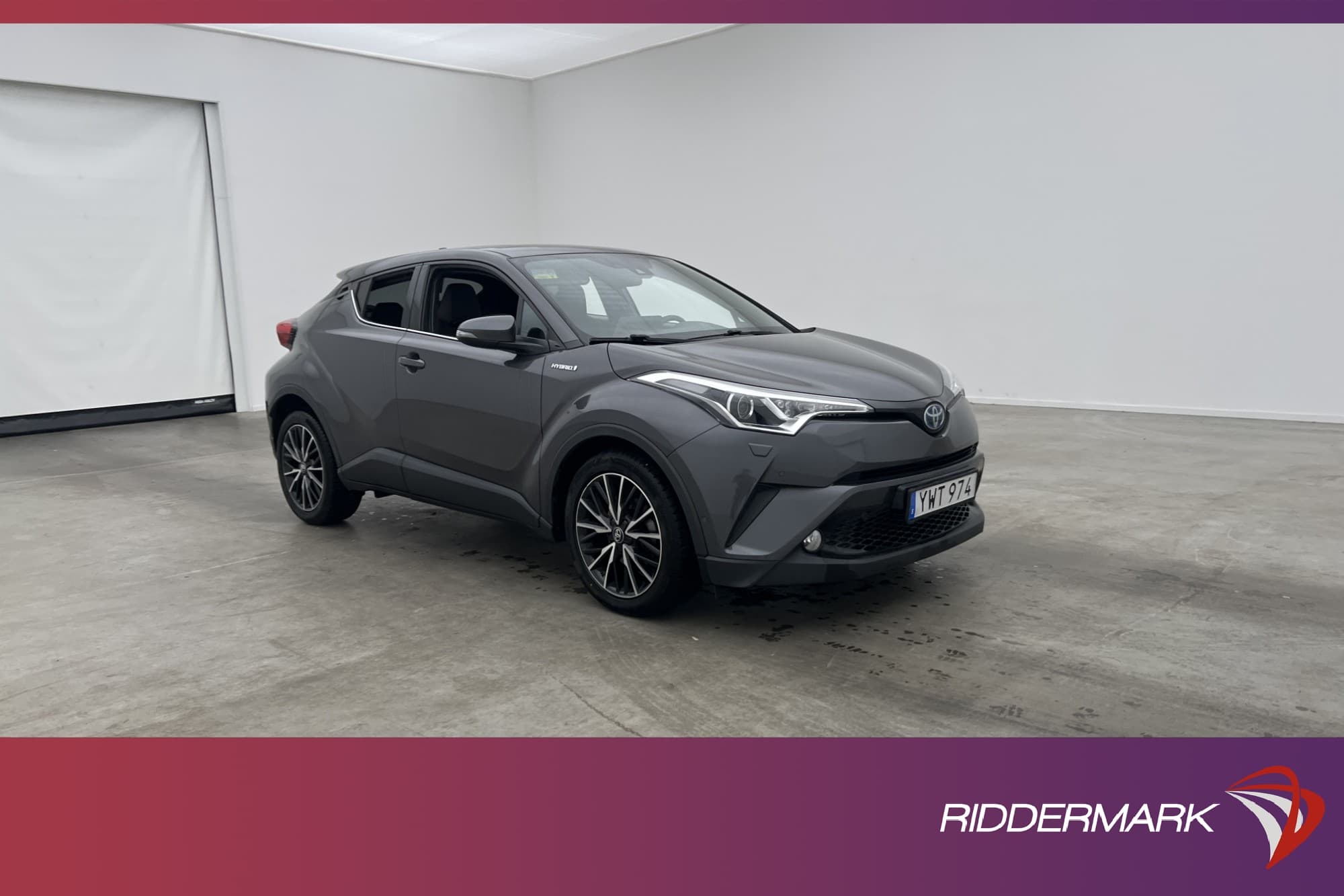 Toyota C-HR Hybrid 122hk