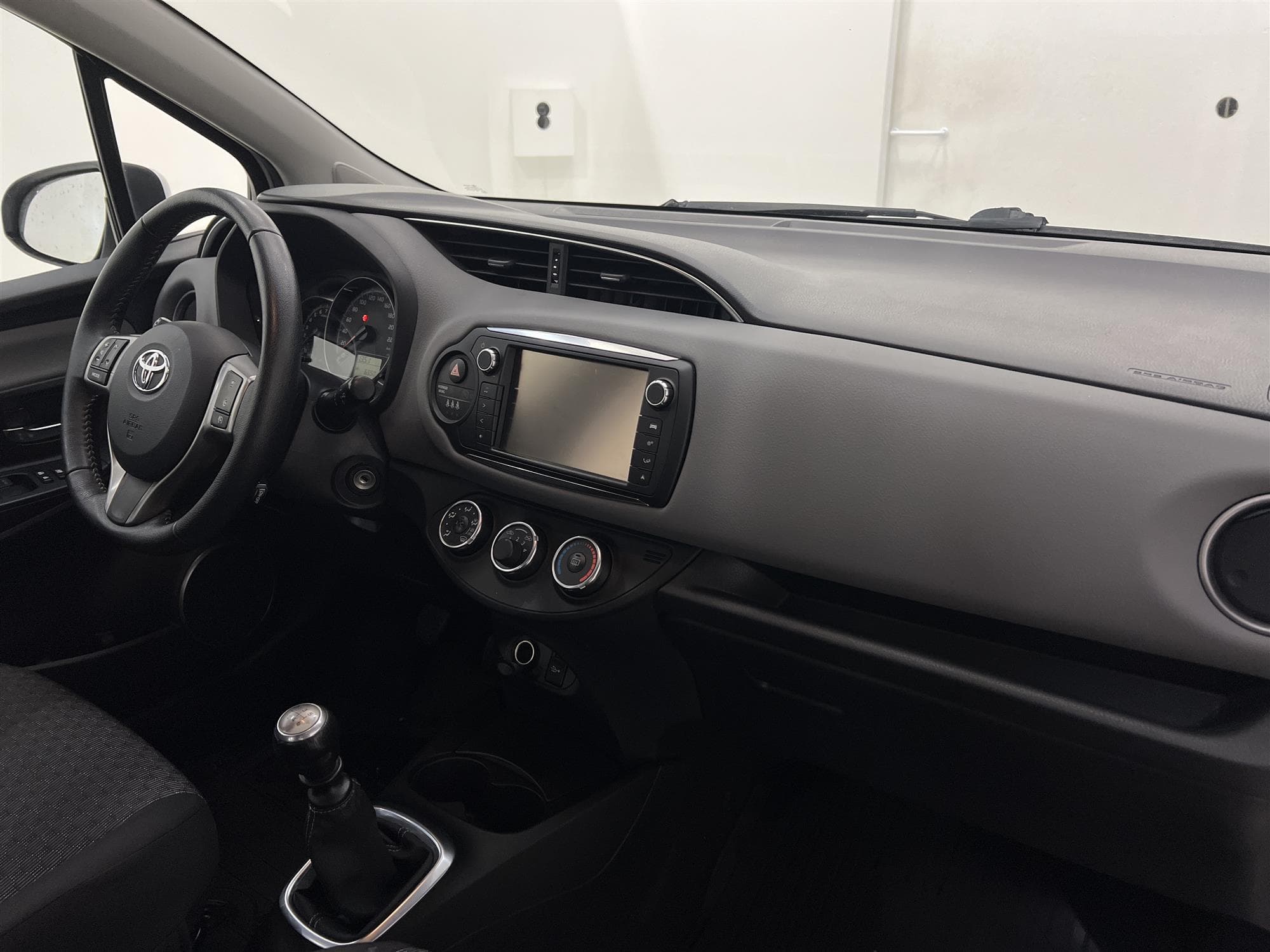 Toyota Yaris  1.33 Dual VVT-i 99hk 2 Brukare B-Kam Låg Skatt
