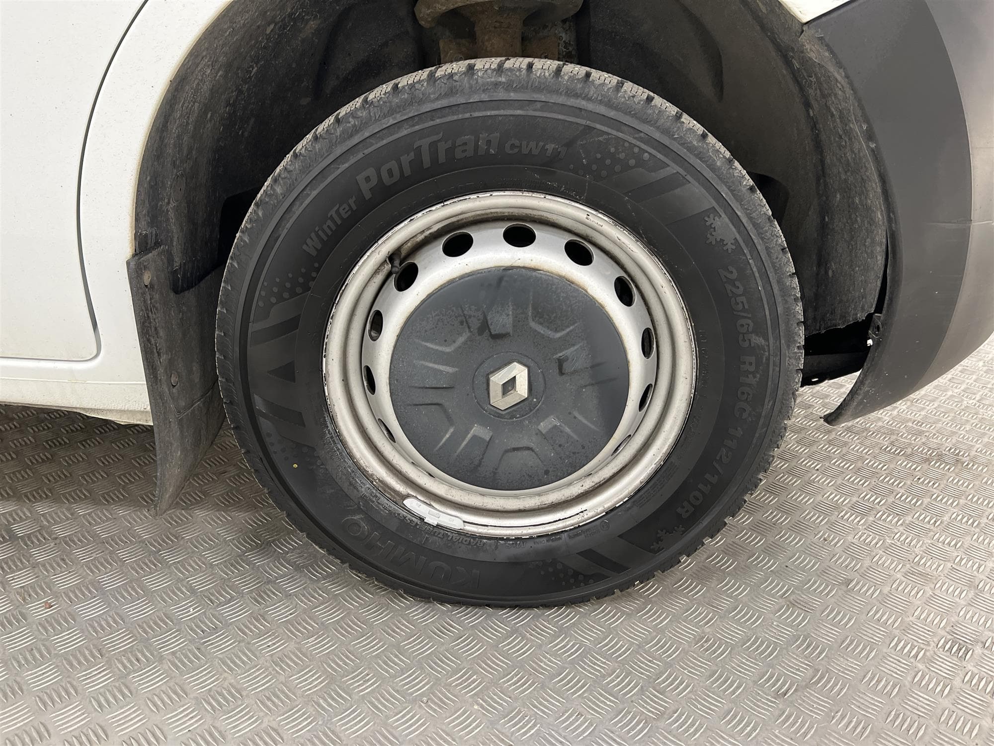 Renault Master 2.3 dCi Automat Volymskåp Bakgavel Moms interiör