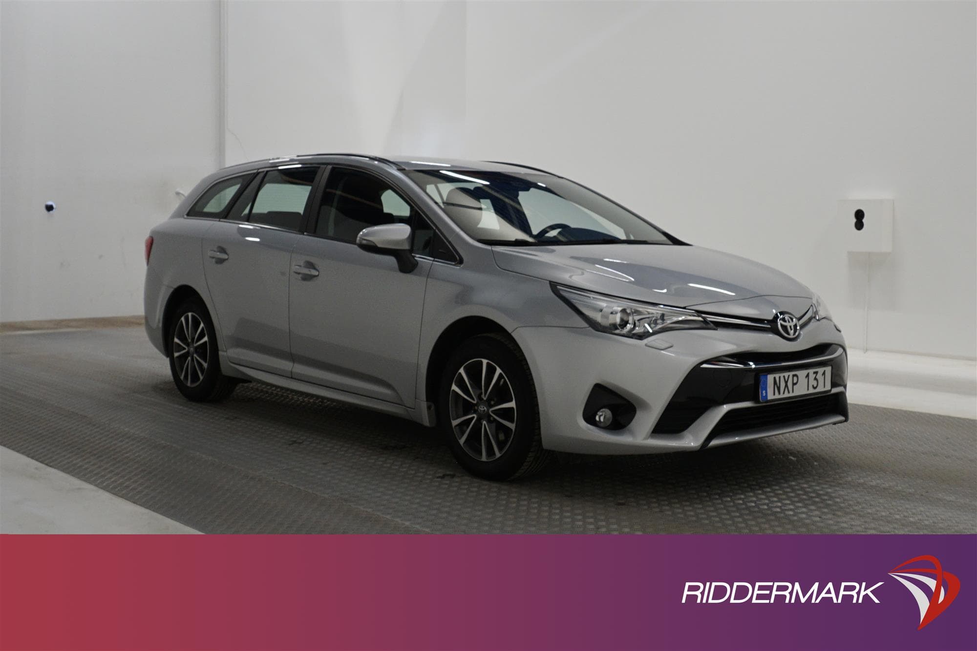 Toyota Avensis 1.8 147hk Drag B-Kam Lane Assist Nyservad