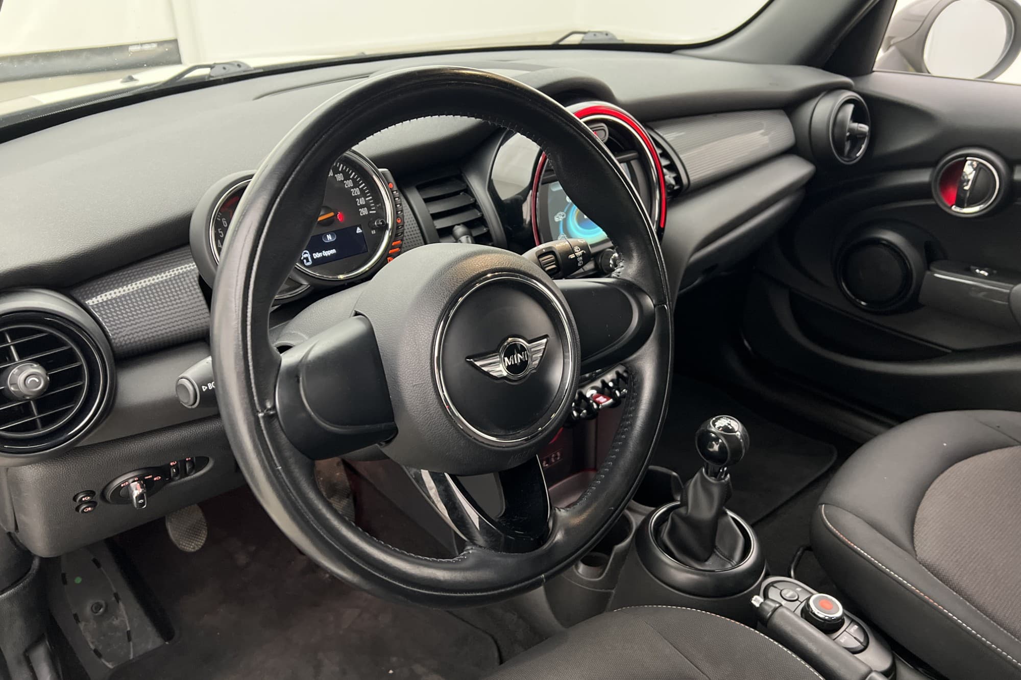 MINI Cooper 5-dörrar 136hk Pepper Excitement Connected 