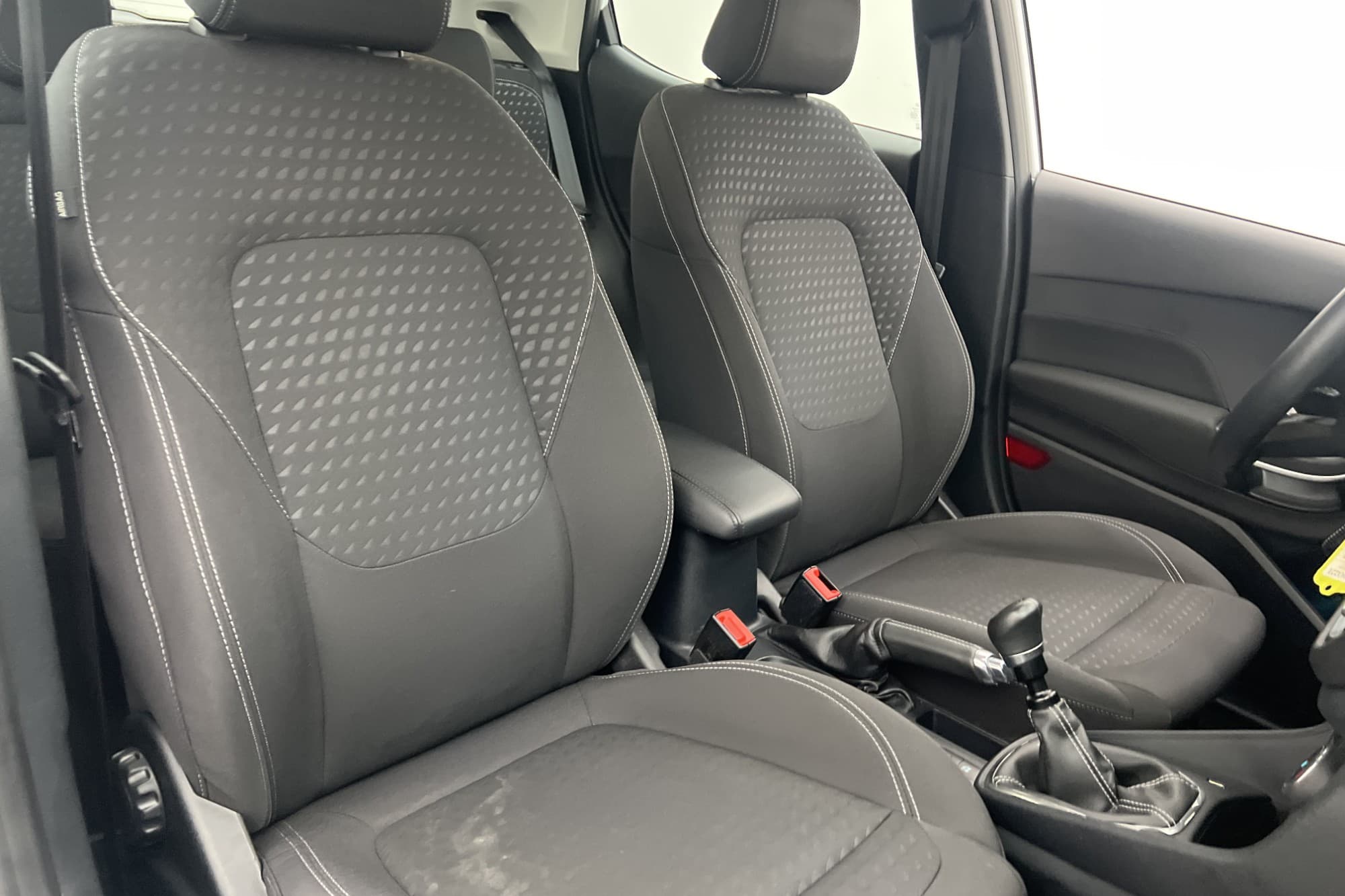 Ford Fiesta 1.0 EcoBoost 95hk Titanium Rattvärme Adaptiv PDC