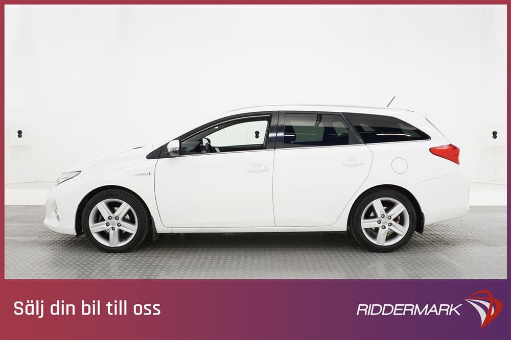 Toyota Auris 1.8 HSD Touring Sports 99hk