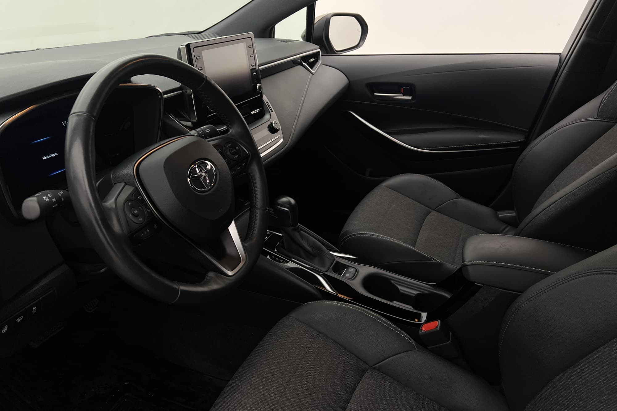 Toyota Corolla Hybrid 122hk Style Kamera Halvskinn Rattvärme