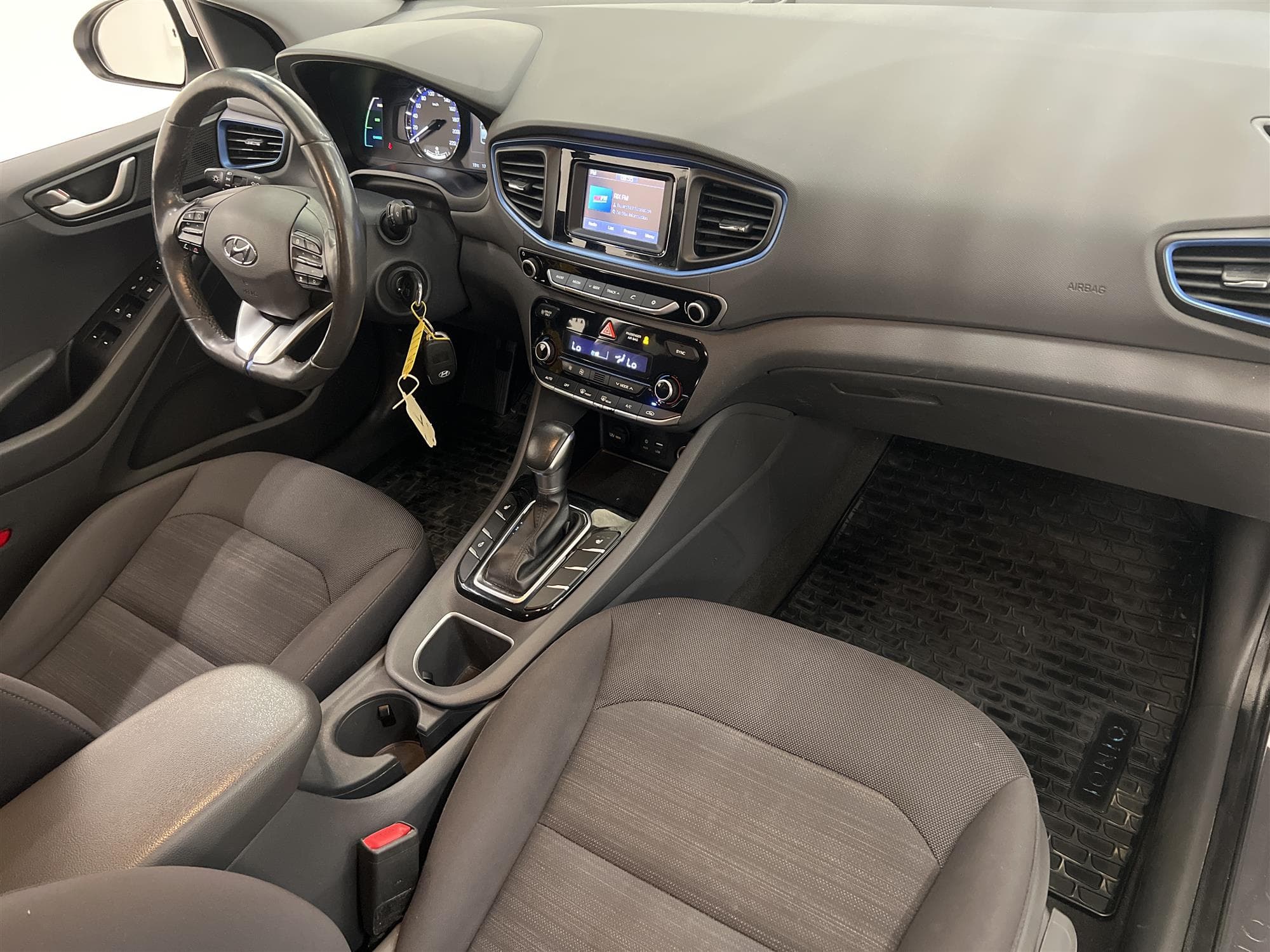 Hyundai Ioniq Hybrid 1.6 141hk B-Kamera Adaptiv 360kr Skatt