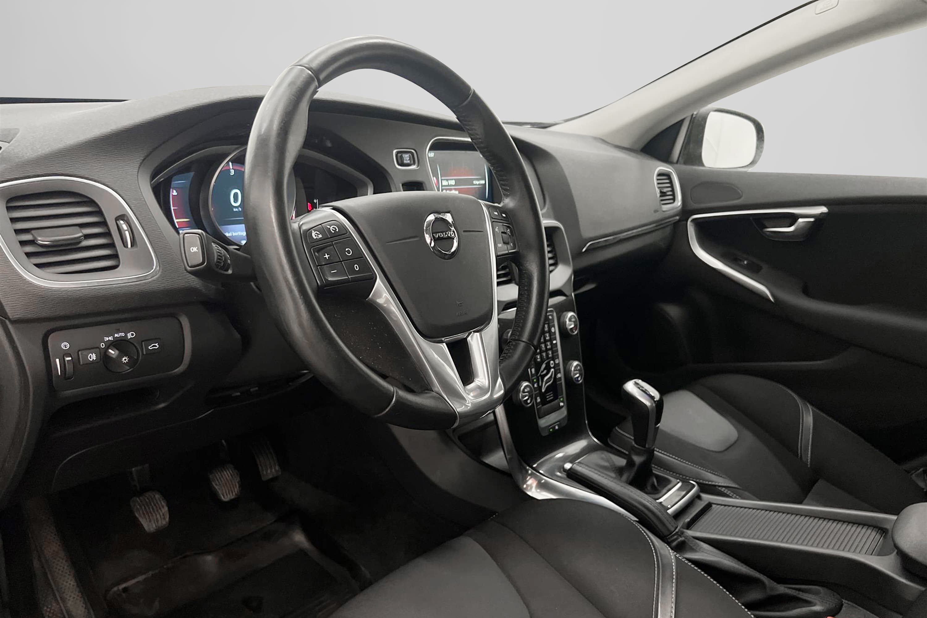 Volvo V40 D2 120hk Momentum Värmare Drag LED 0,34l/mil