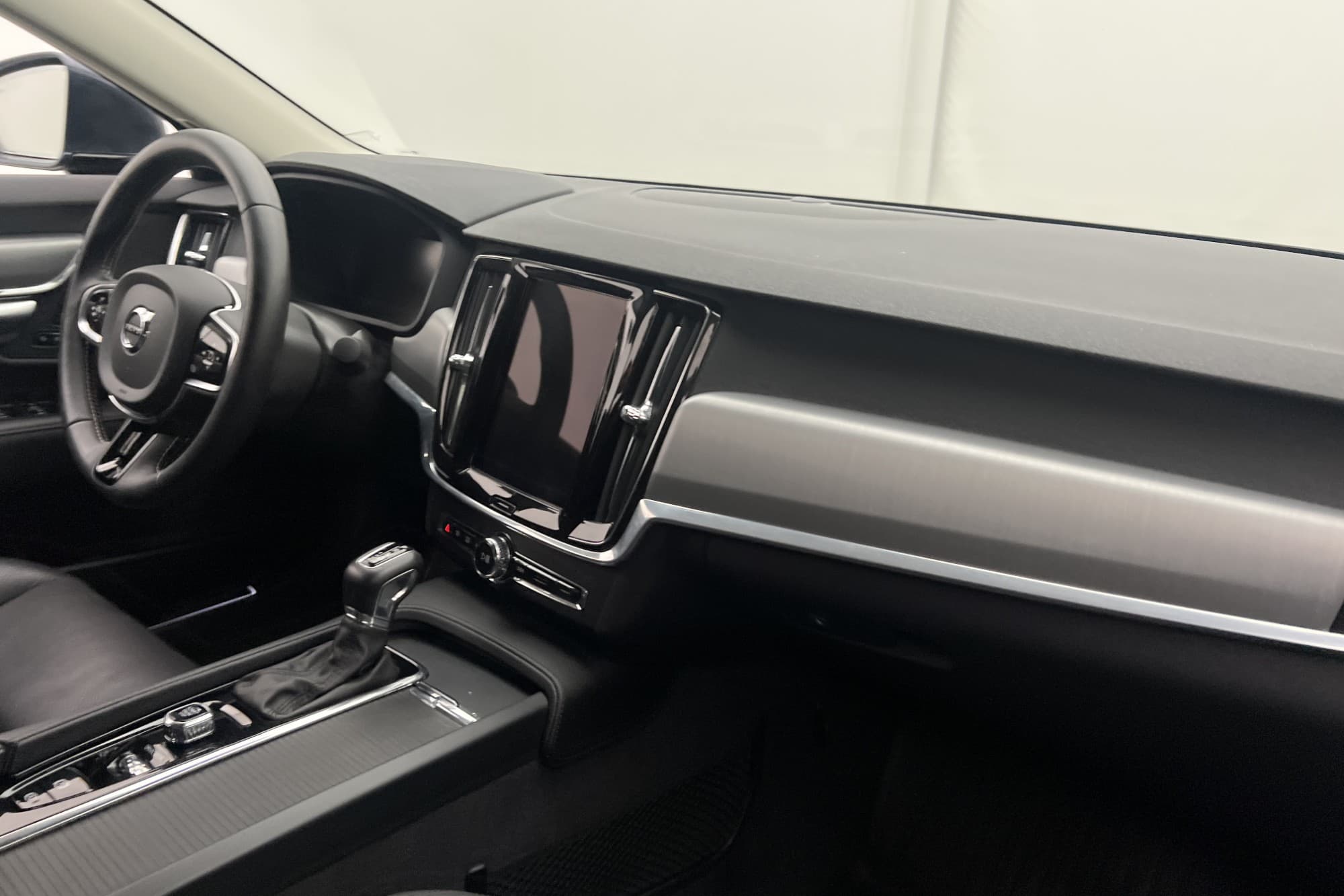 Volvo S90 T4 190hk VOC Värm Navi Kamera BLIS Skinn Drag