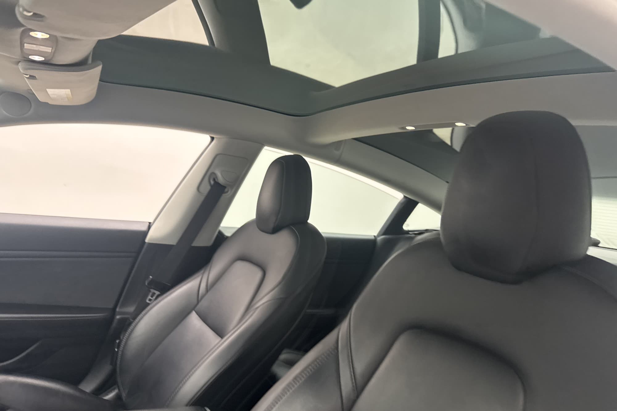 Tesla Model 3 Long Range AWD Autopilot Panorama Svensksåld
