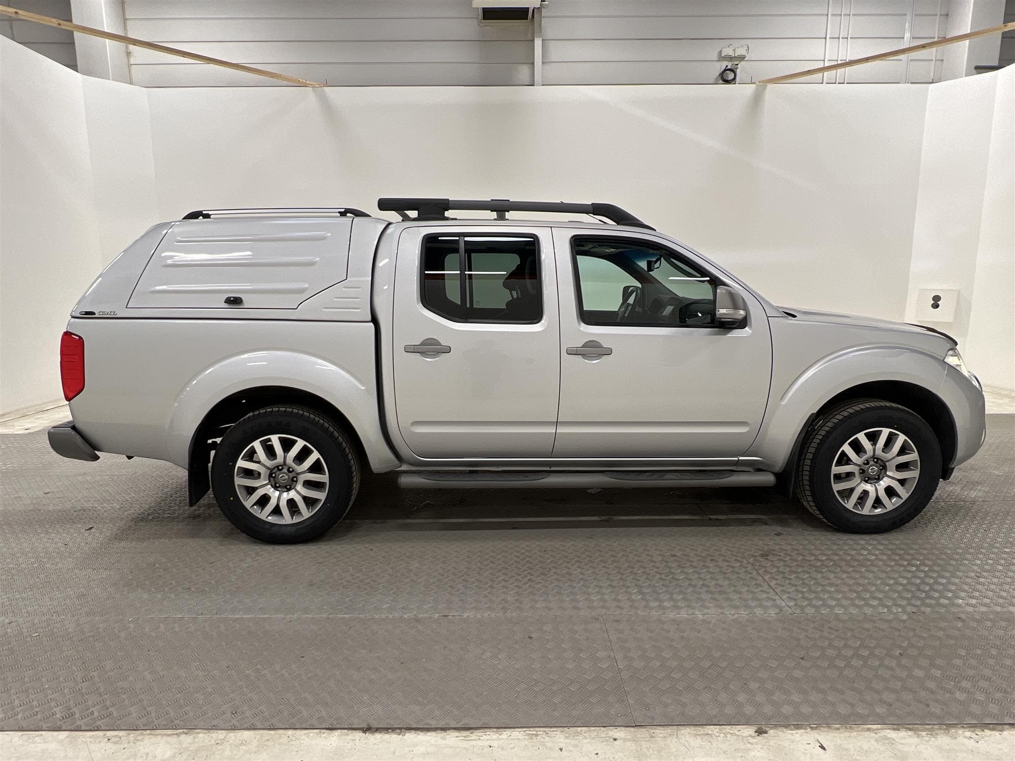 Nissan Navara 2.5dCi Automat Kamera Taklucka Dragkrok Moms