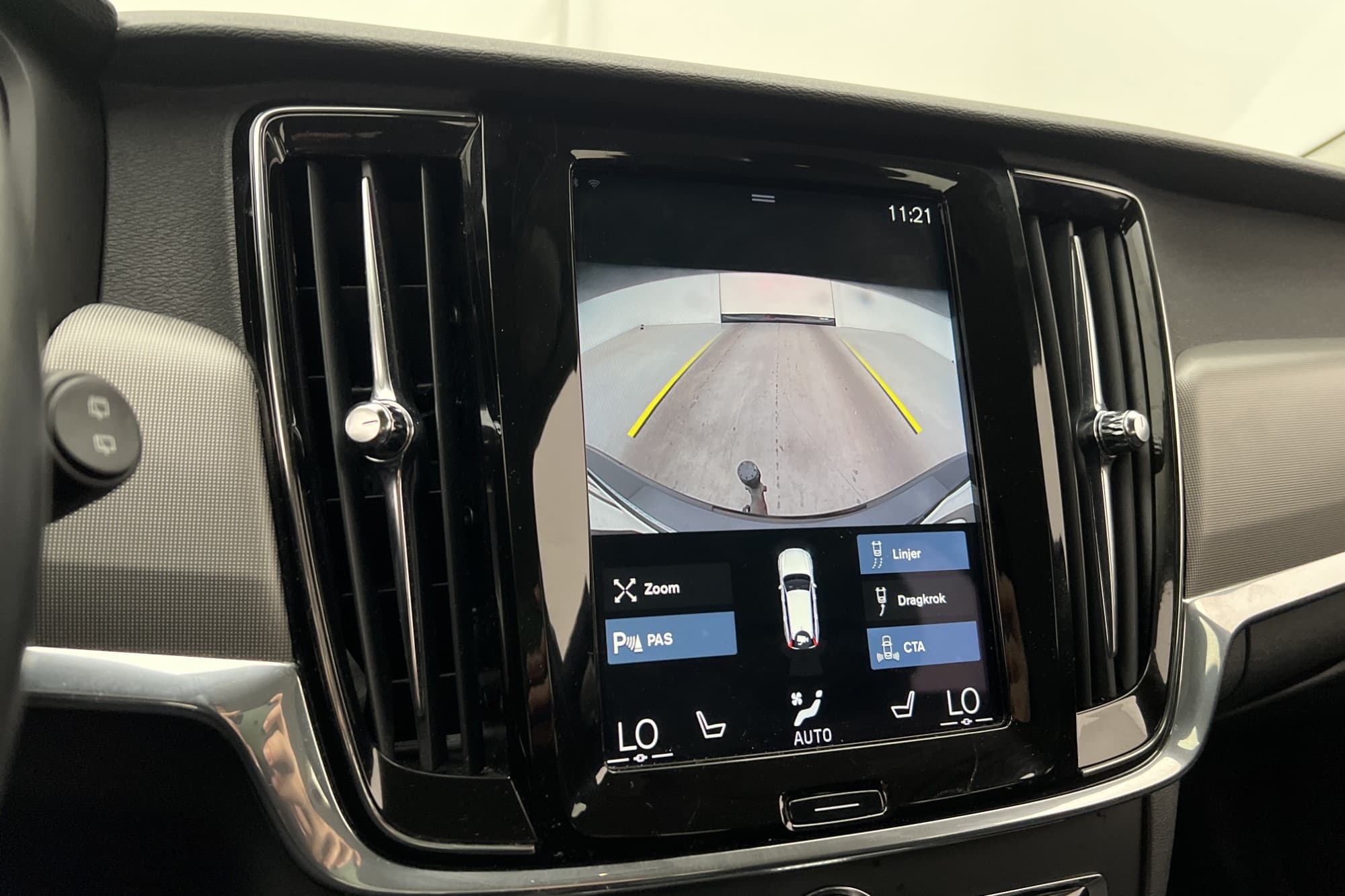 Volvo V90 T6 340hk AWD Värmare VOC Kamera CarPlay Drag MOMS