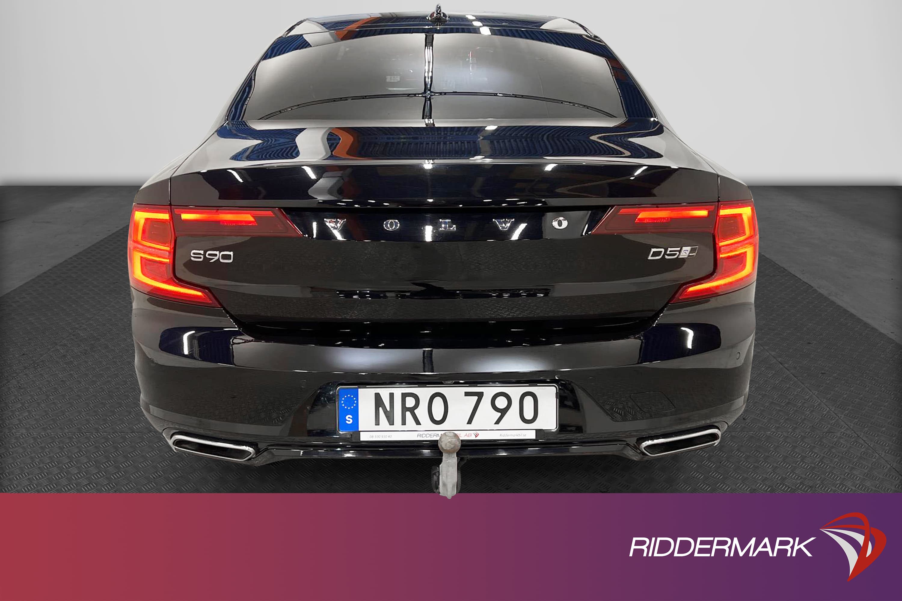 Volvo S90  D5 AWD  235hk R-Design VOC HUD Drag D-Värm Blis
