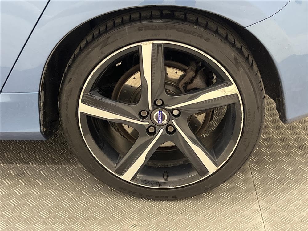 Volvo S60 D4 AWD 190hk R-Design VOC Värmare Taklucka BLIS interiör